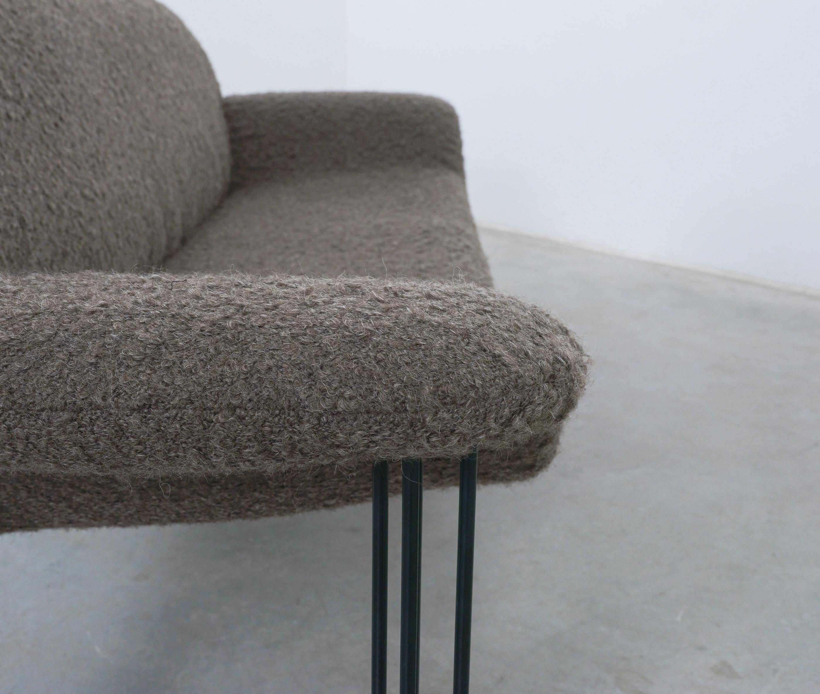 Allemand Canapé Air Burkhard Vogtherr nouvellement tapissé Teddy Brown Bouclé, années 1980 en vente