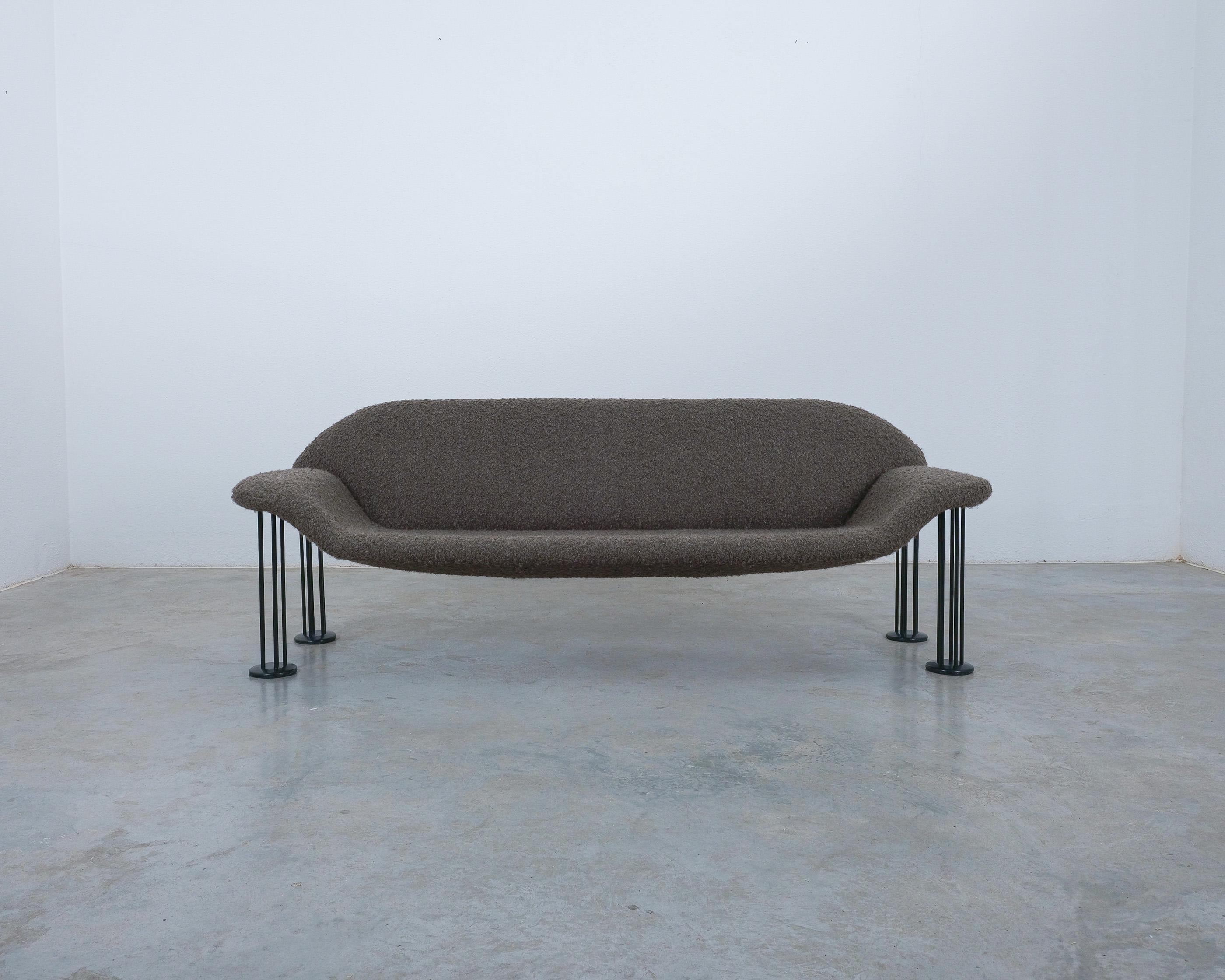 Canapé Air Burkhard Vogtherr nouvellement tapissé Teddy Brown Bouclé, années 1980 en vente 1