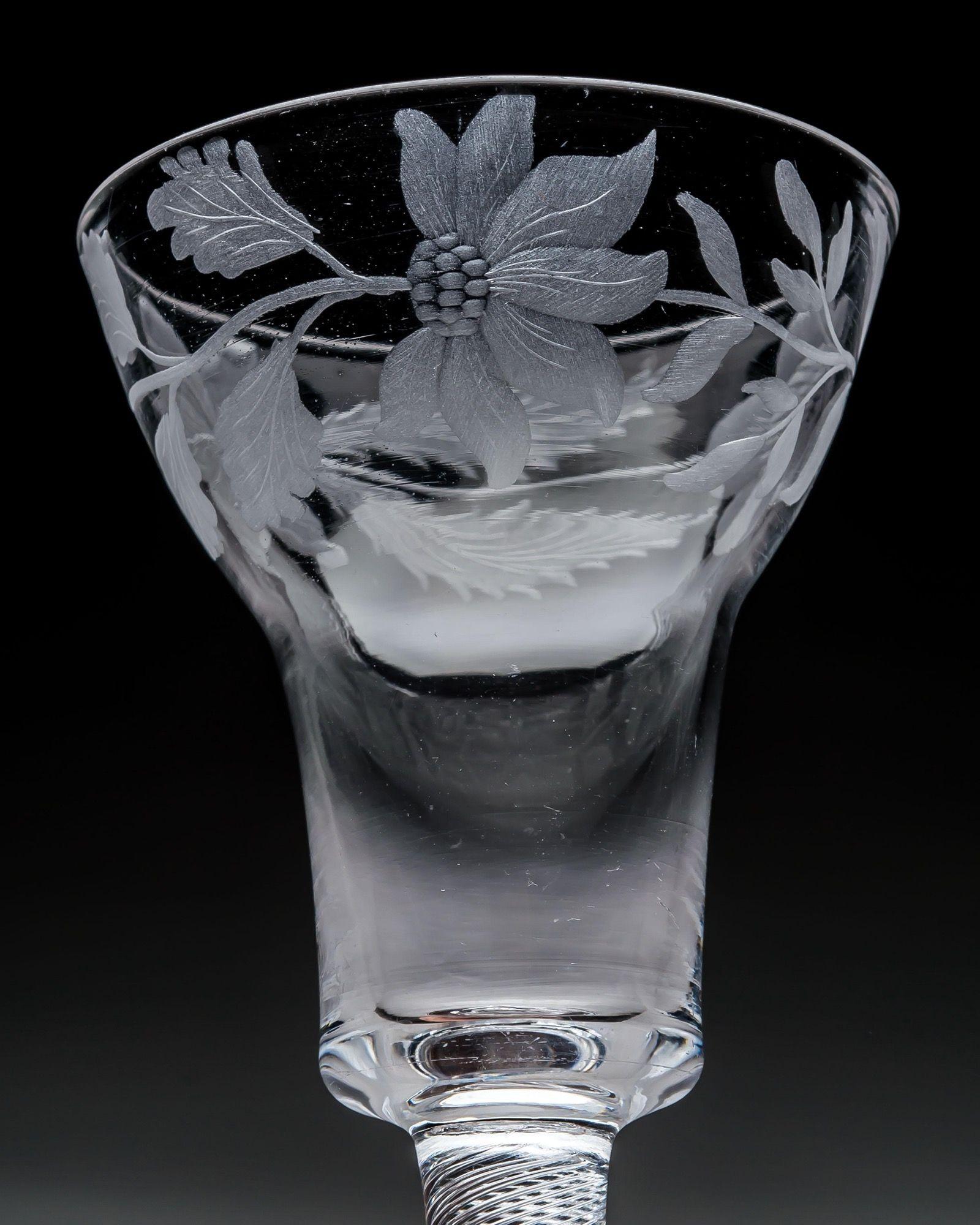 Air Twist gravé de fleurs jacobites Bon état - En vente à Steyning, West sussex