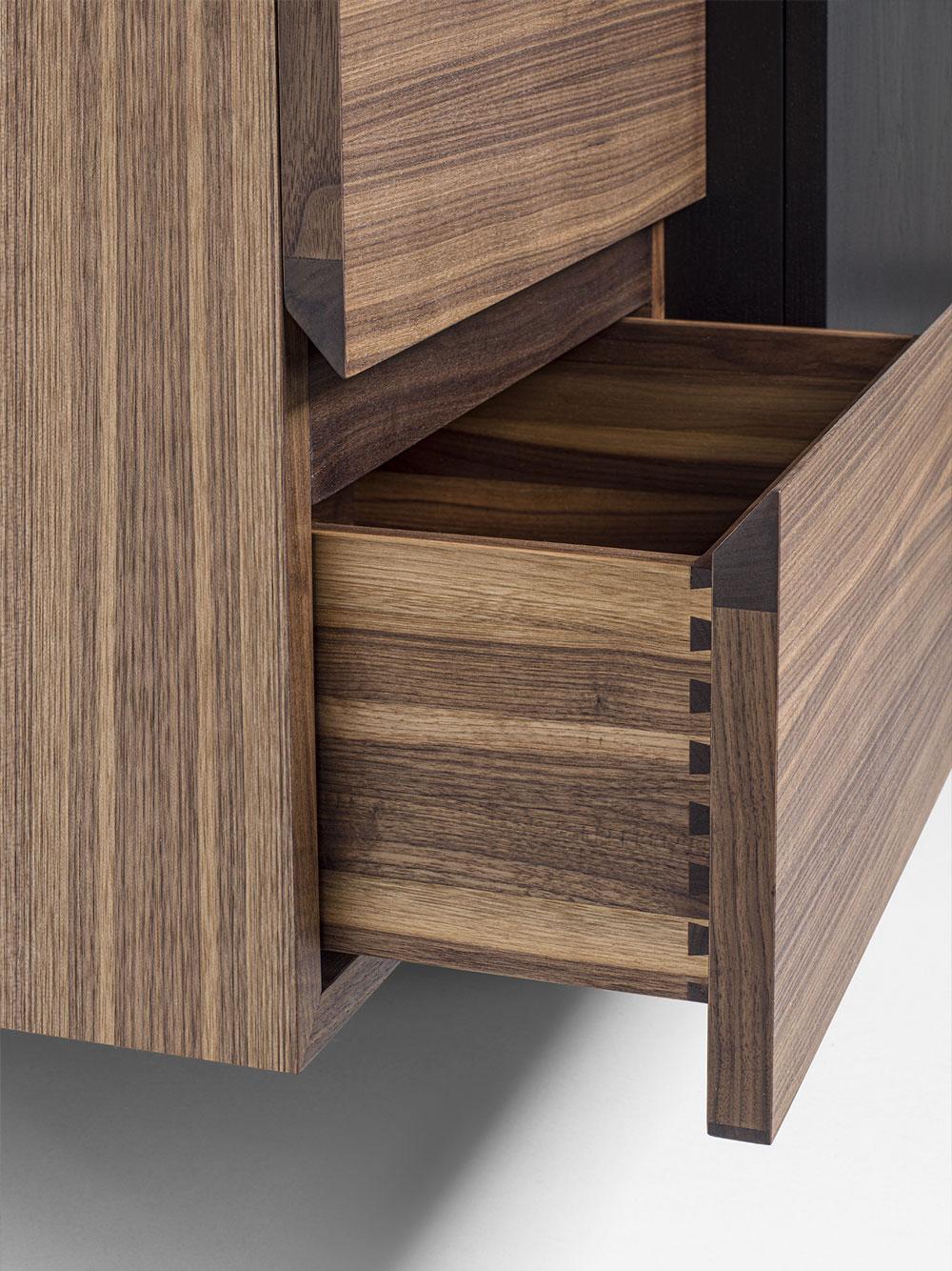 Quercia Credenza in noce Air in vendita