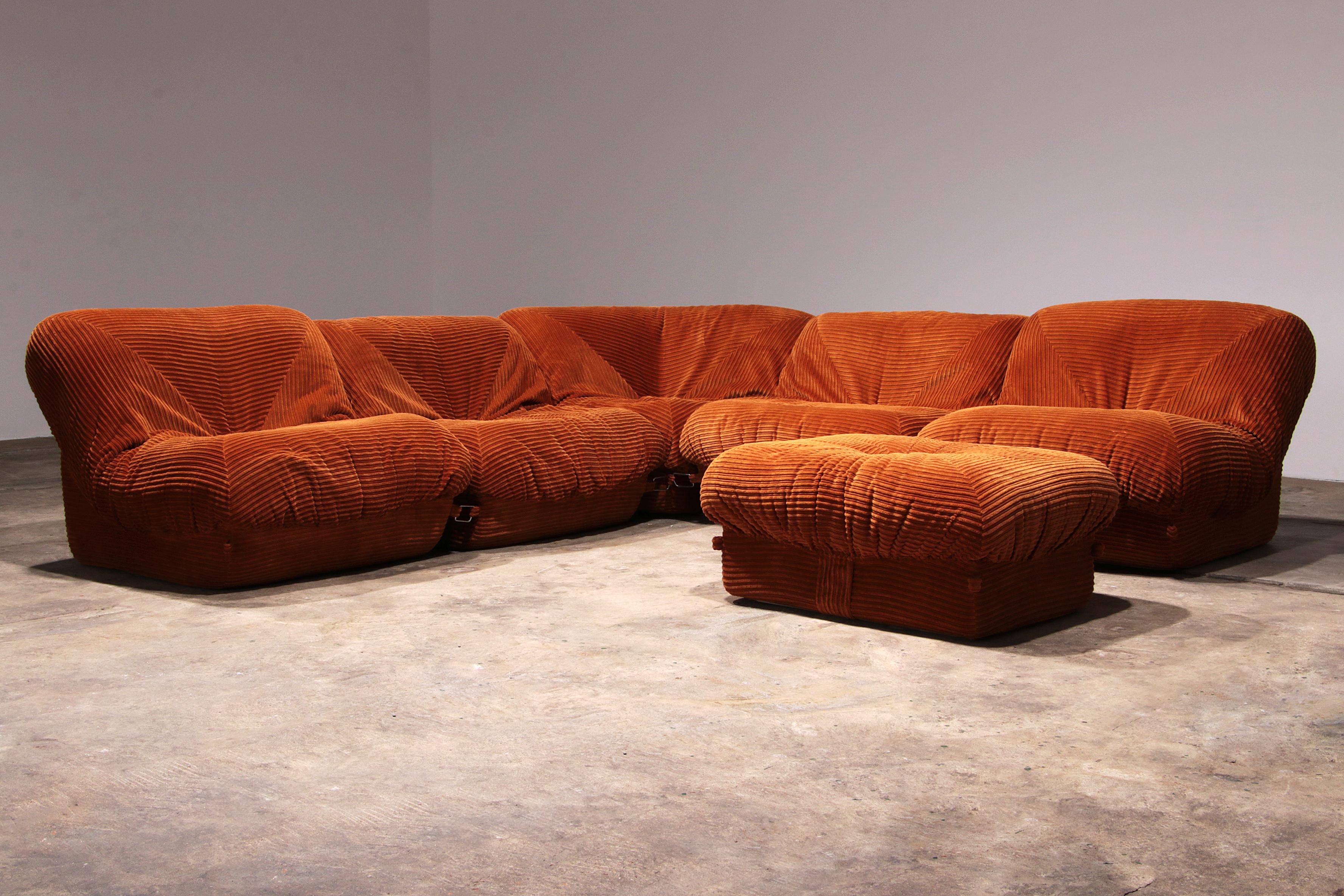 Mid-Century Modern Airborne sectional sofa with ottoman 'Patate' in orange Corduroy wide ribbed  For Sale