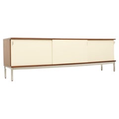 Aparador aéreo con puertas correderas lacadas, Francia, años 60