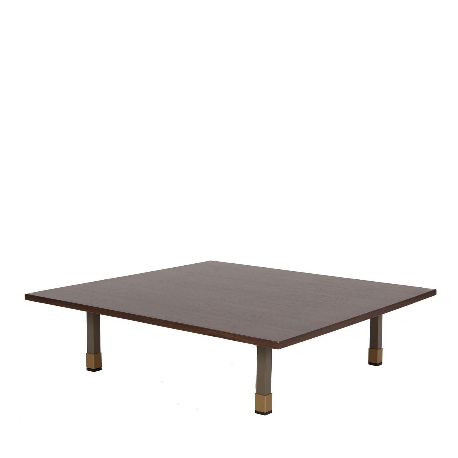 Elegant and lightweight, this coffee table features high-quality materials and finishings suitable for outdoors. The varnished aluminum structure comprises two pairs of legs partly covered with refined leather, entirely hand-stitched and adorned