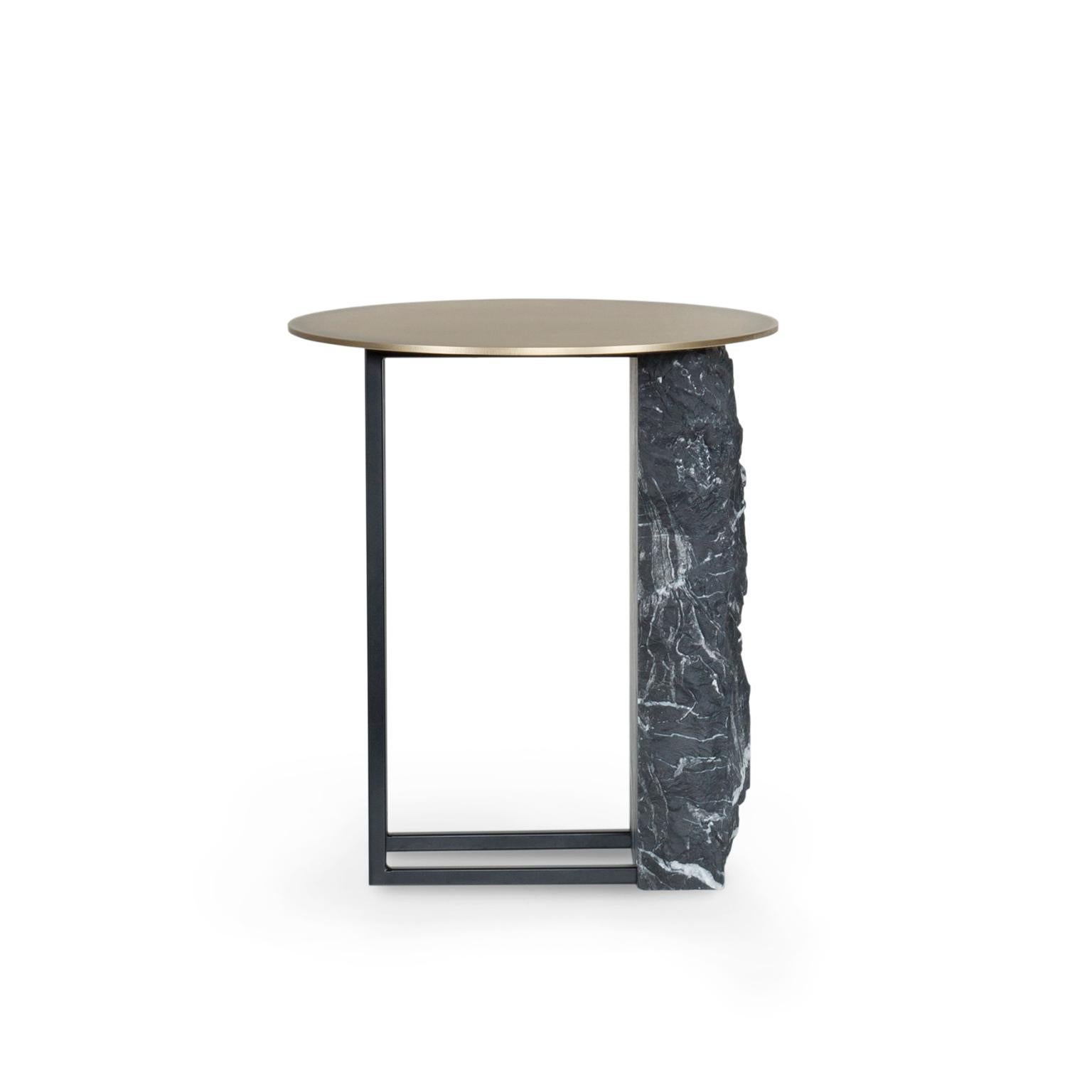Aire Side Table, Contemporary Collection, Handcrafted in Portugal - Europe by Greenapple.

Aire's bold and irregular aesthetic lends itself perfectly to modern interior design. The inspiration of Grutas de Mira de Aire comes to life in a coffee