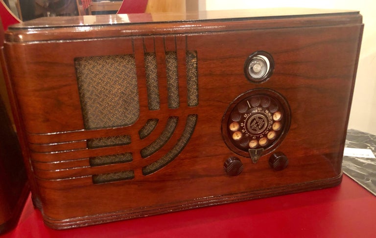 TheAirline 62-346 Art Deco restored tube radio bluetooth was sold through montgomery ward, circa 1938. The chassis and cabinets were made by other companies like Belmont and Wells-Gardner and were well constructed with popular cabinet designs. The