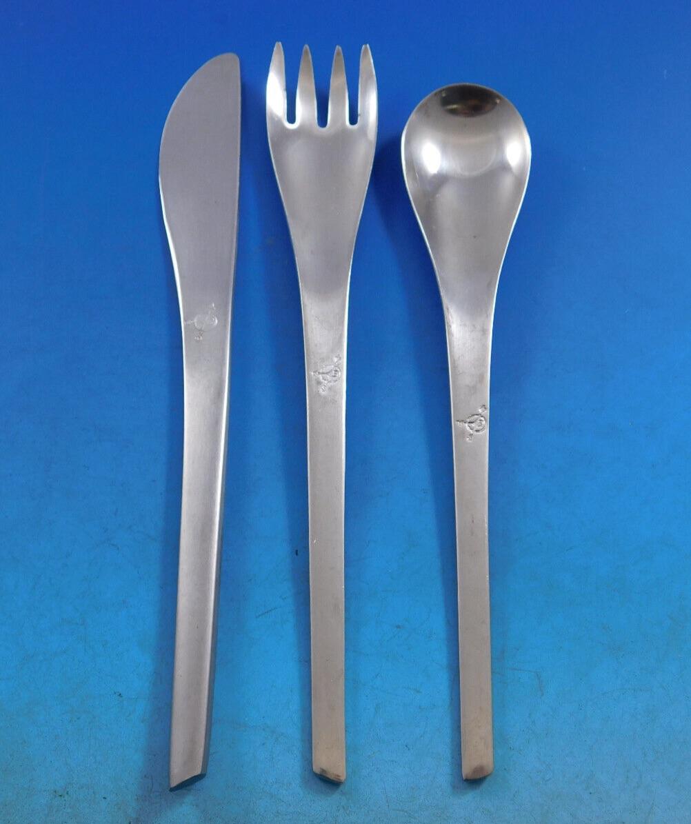 Airline Silverware


This set is from the authors' incredible lifetime collection of innovative flatware. 
“Flatware that's not flat: Design and Production of innovative Table cutlery, 1890-2015” By William P. Hood Jr. & Phil Dreis. (Not pictured in
