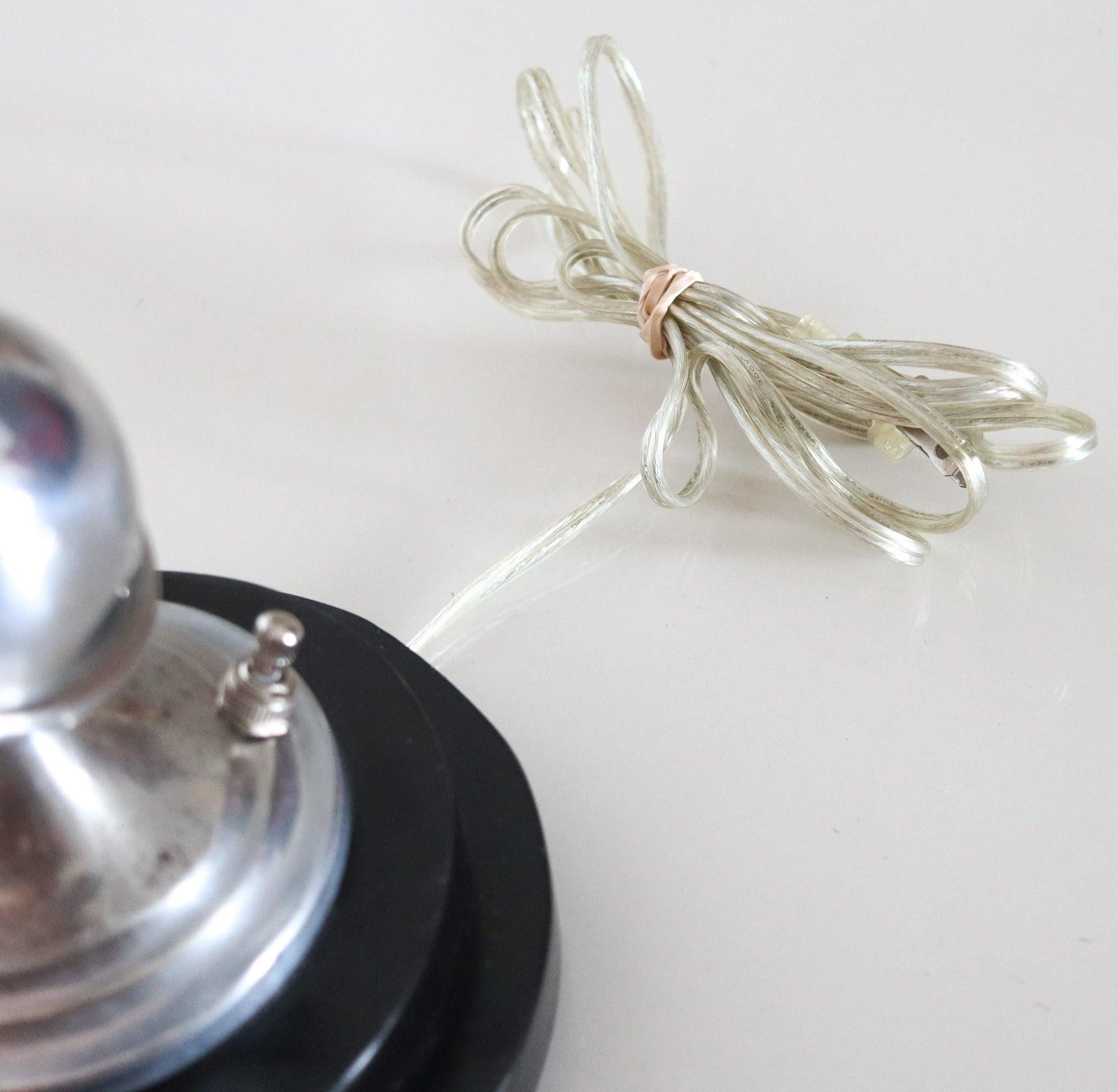 AIRPLANE 1940 Art Deco Desk Table Lamp In Chromed Steel And Clear Lucite In Good Condition In Miami, FL