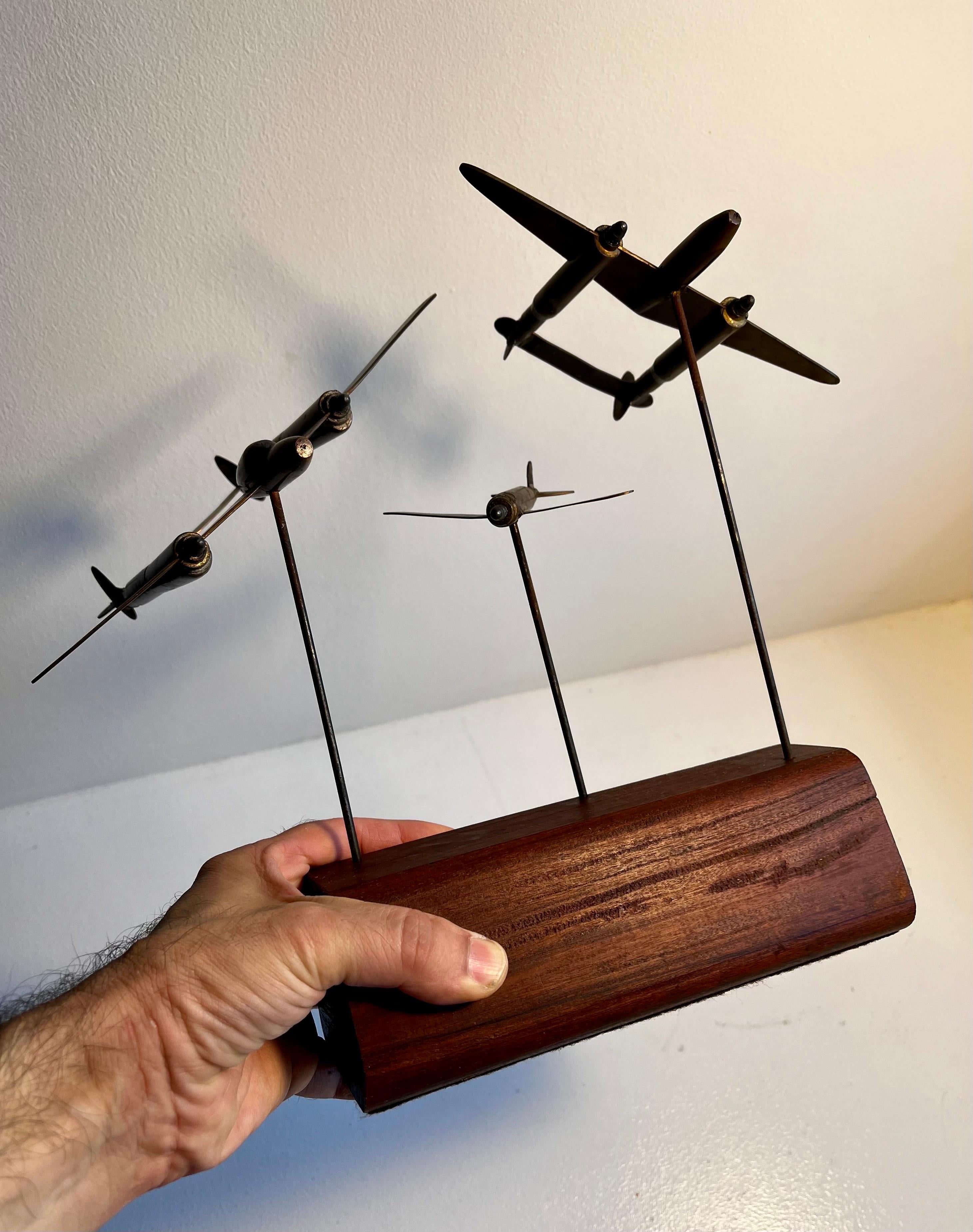 Escultura de avión sobre soporte de madera, arte popular de trinchera en venta 4
