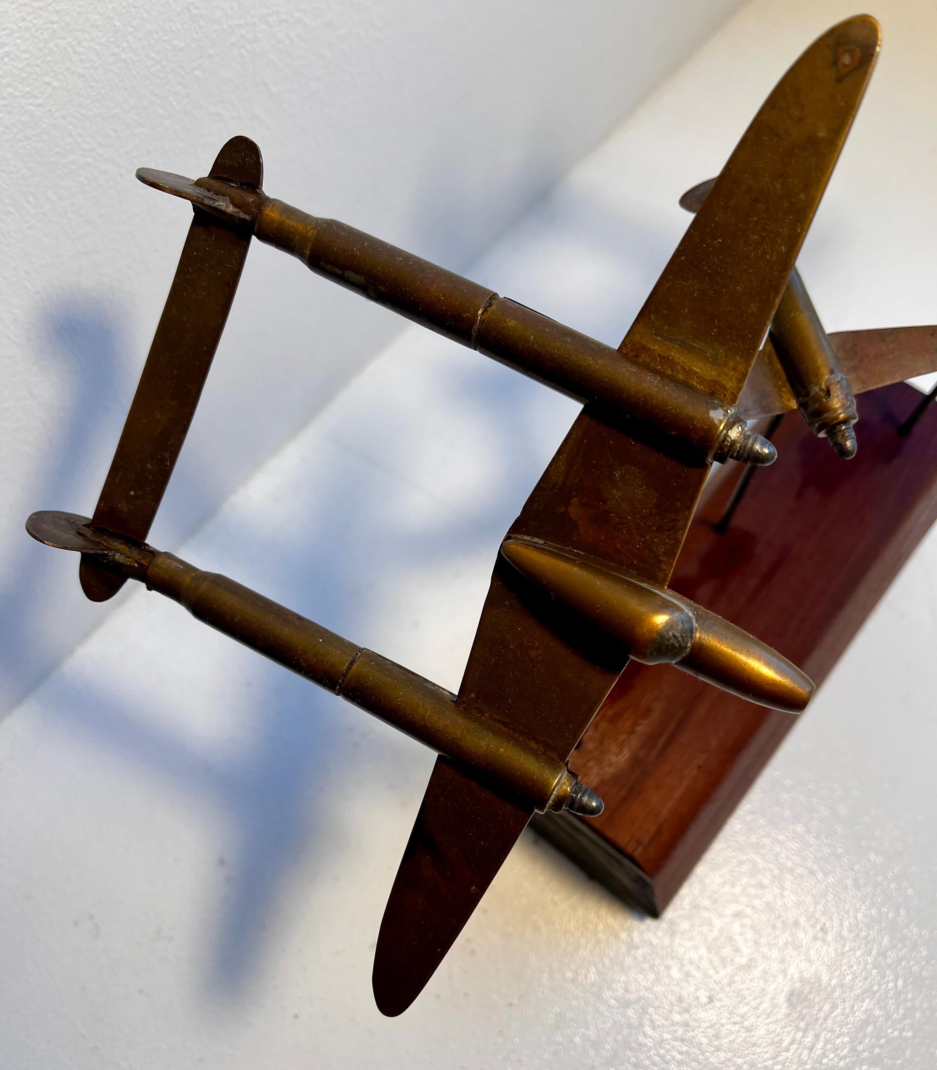 Escultura de avión sobre soporte de madera, arte popular de trinchera en venta 8