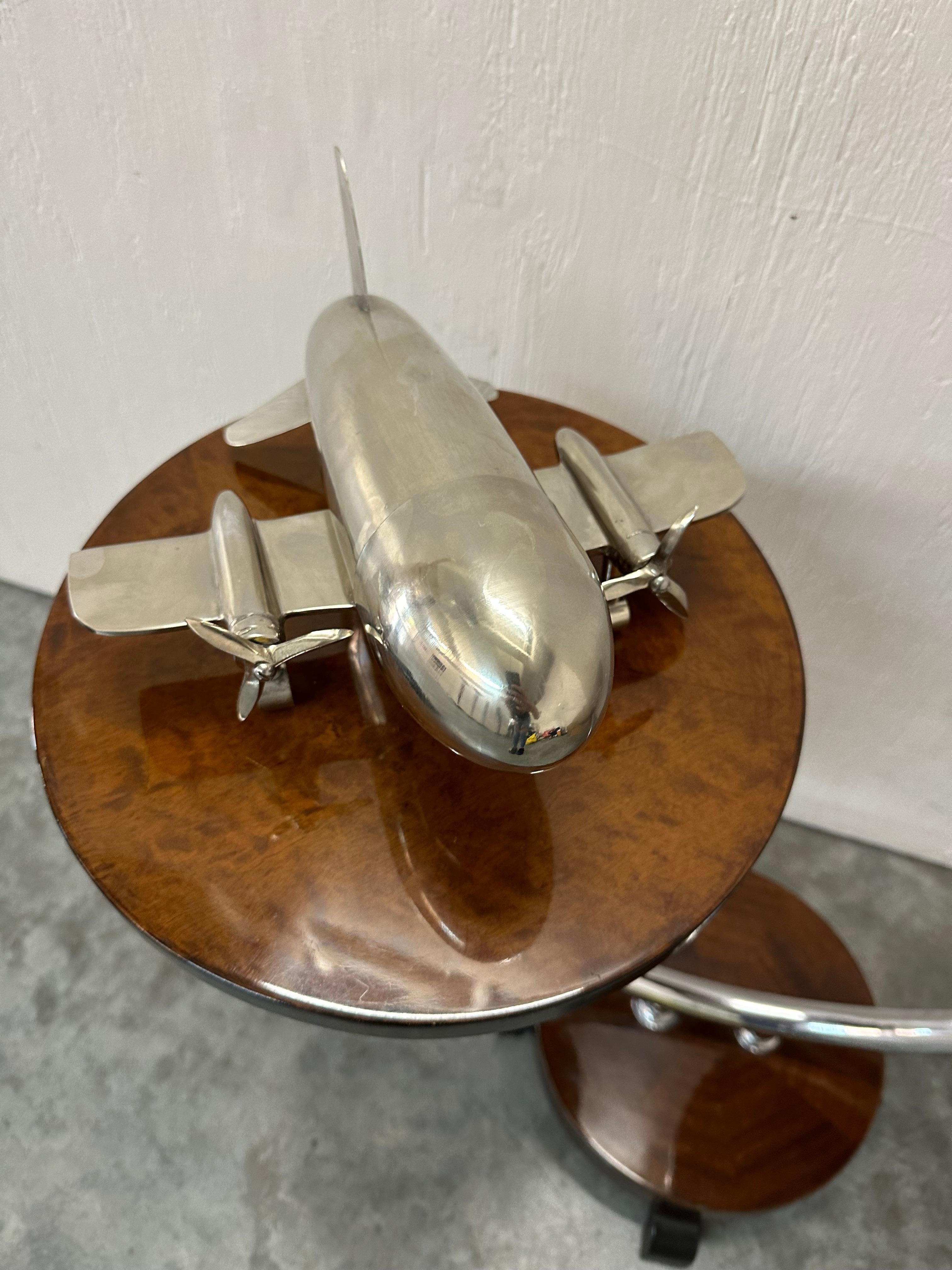 Airplane shaker, 1950 7