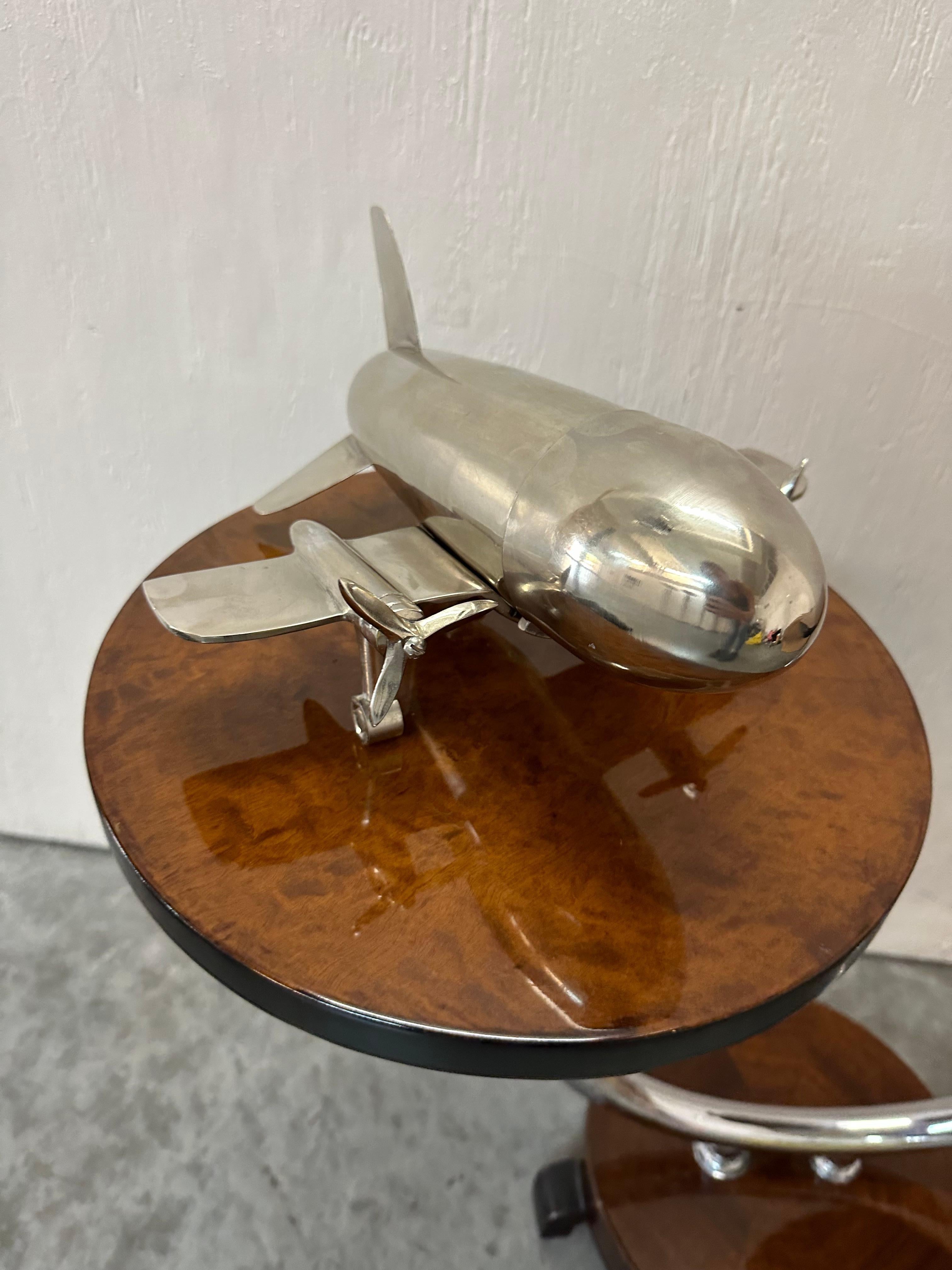 Airplane shaker, 1950 9