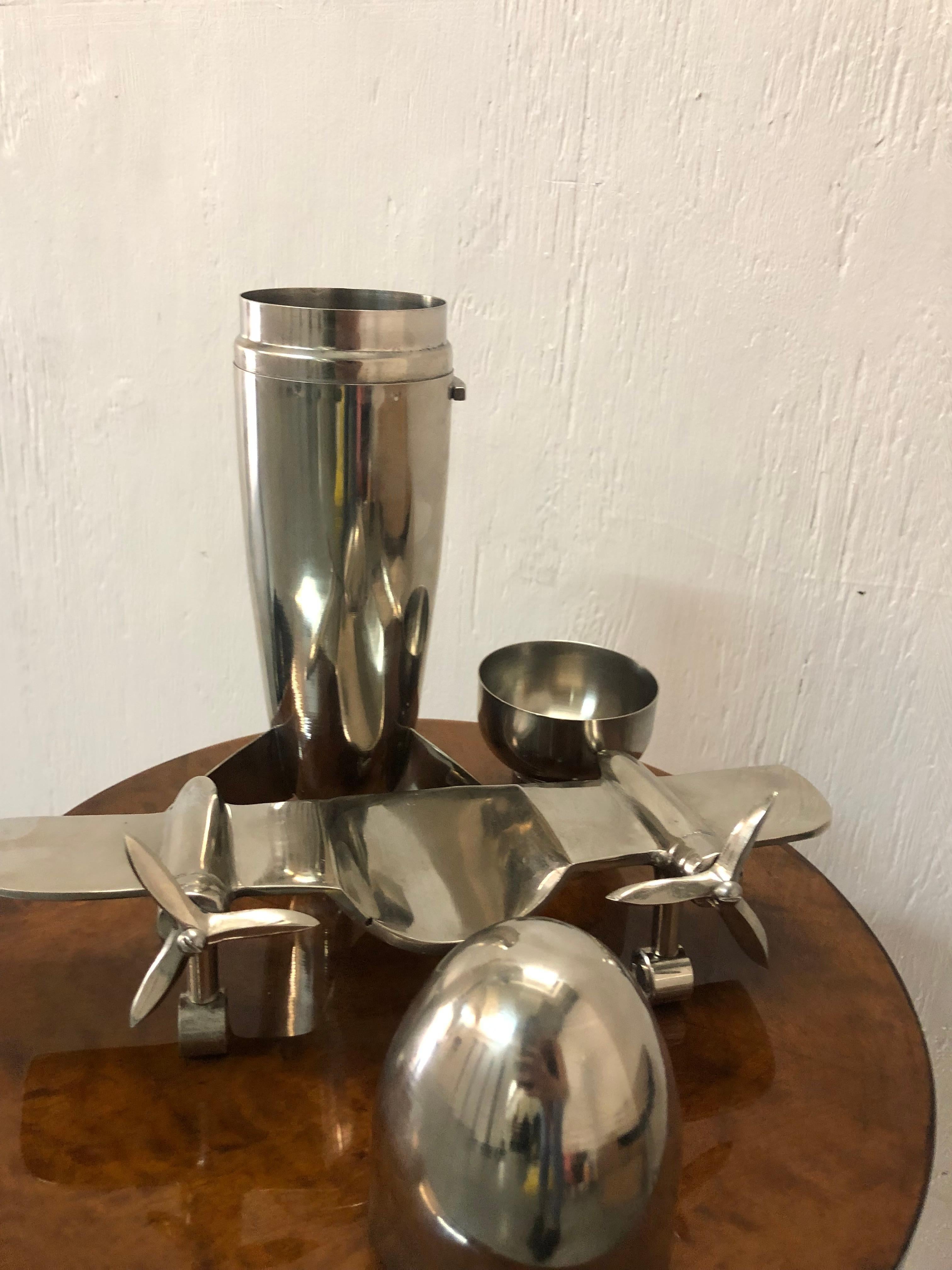 Airplane shaker
We have specialized in the sale of Art Deco and Art Nouveau styles since 1982.If you have any questions we are at your disposal.
Pushing the button that reads 'View All From Seller'. And you can see more objects to the style for