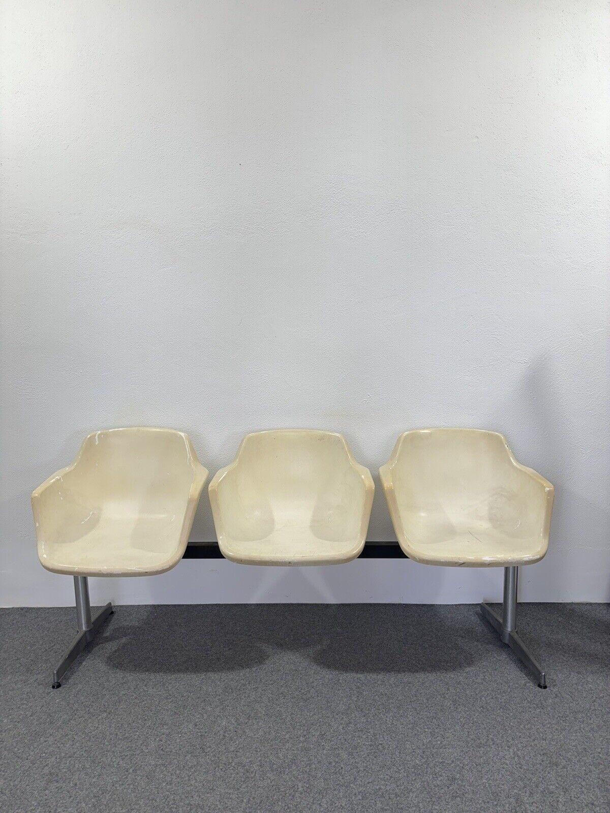 Airport Bench de Charles and Ray Eames Asientos en tándem para Herman Miller Late 20th Century en venta