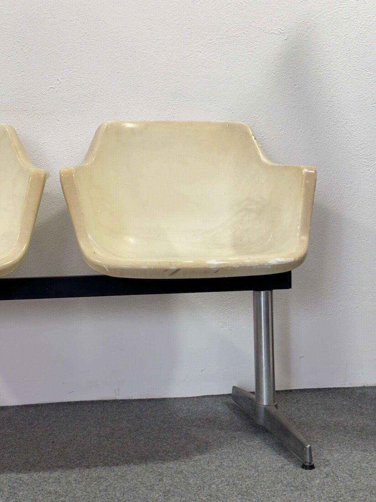 Airport Bench de Charles and Ray Eames Asientos en tándem para Herman Miller en venta 1