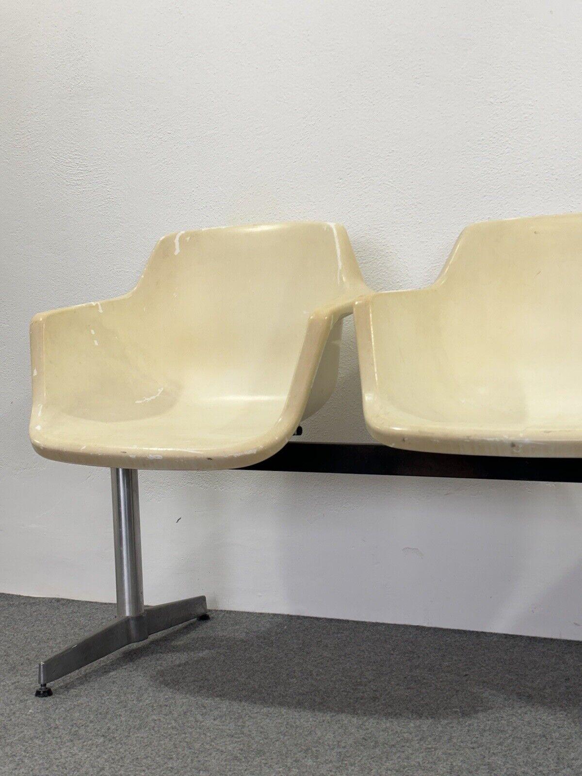 Airport Bench de Charles and Ray Eames Asientos en tándem para Herman Miller en venta 3