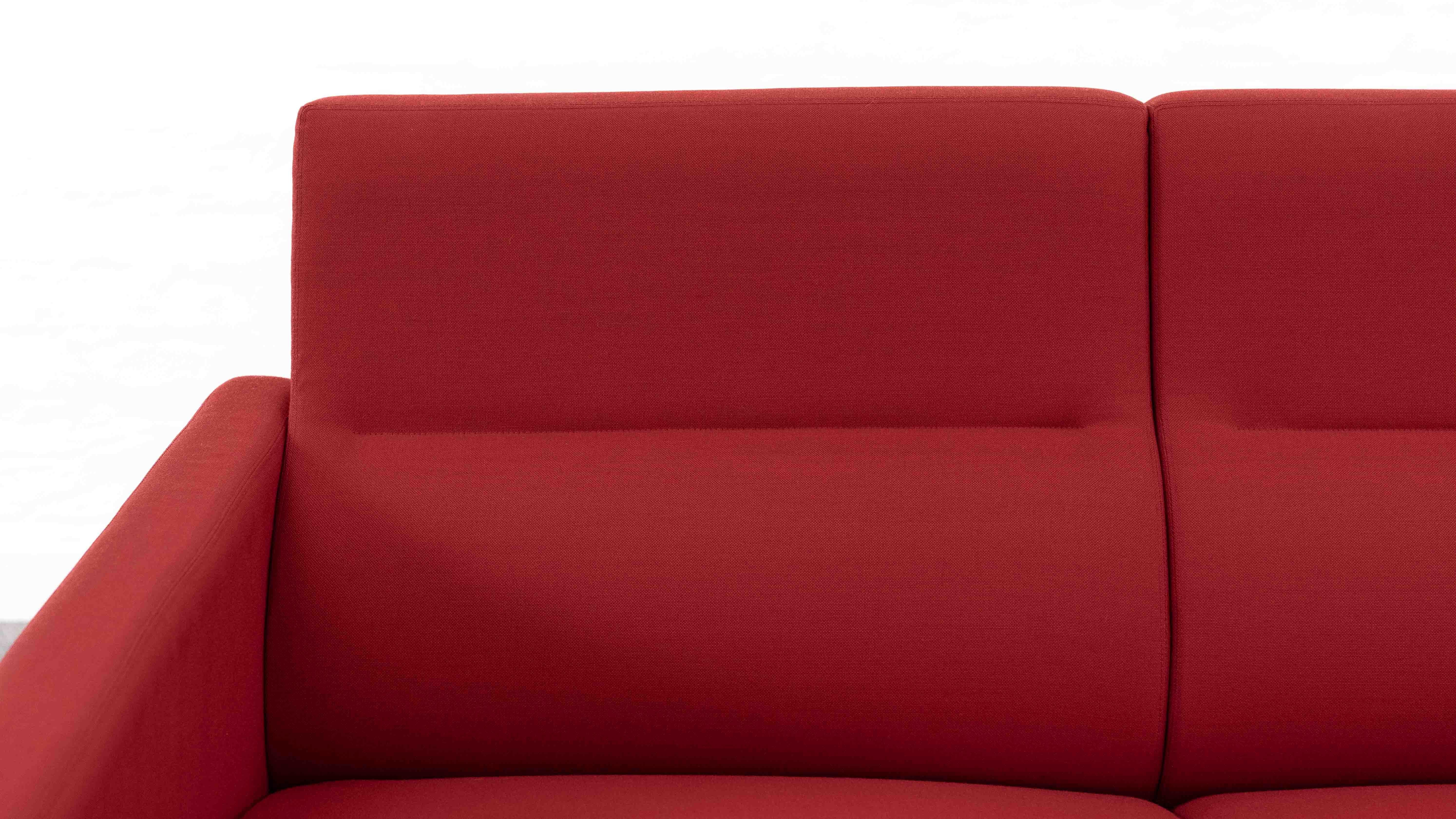 Airport Sofa Model 3300 by Arne Jacobsen for Fritz Hansen in red fabric For Sale 3