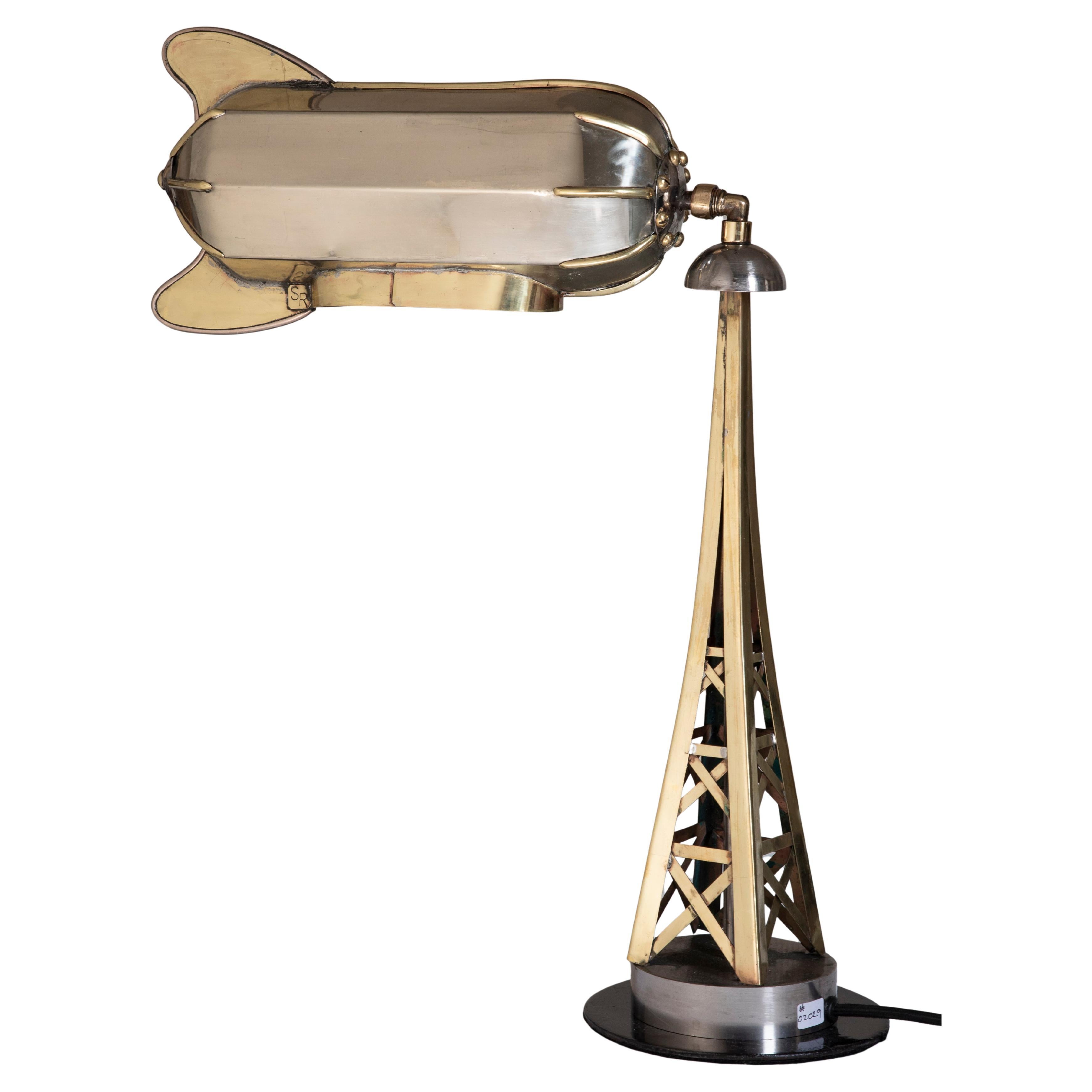 Airship von Sam Rush. Schreibtischlampe im Stil der 1920er Jahre.