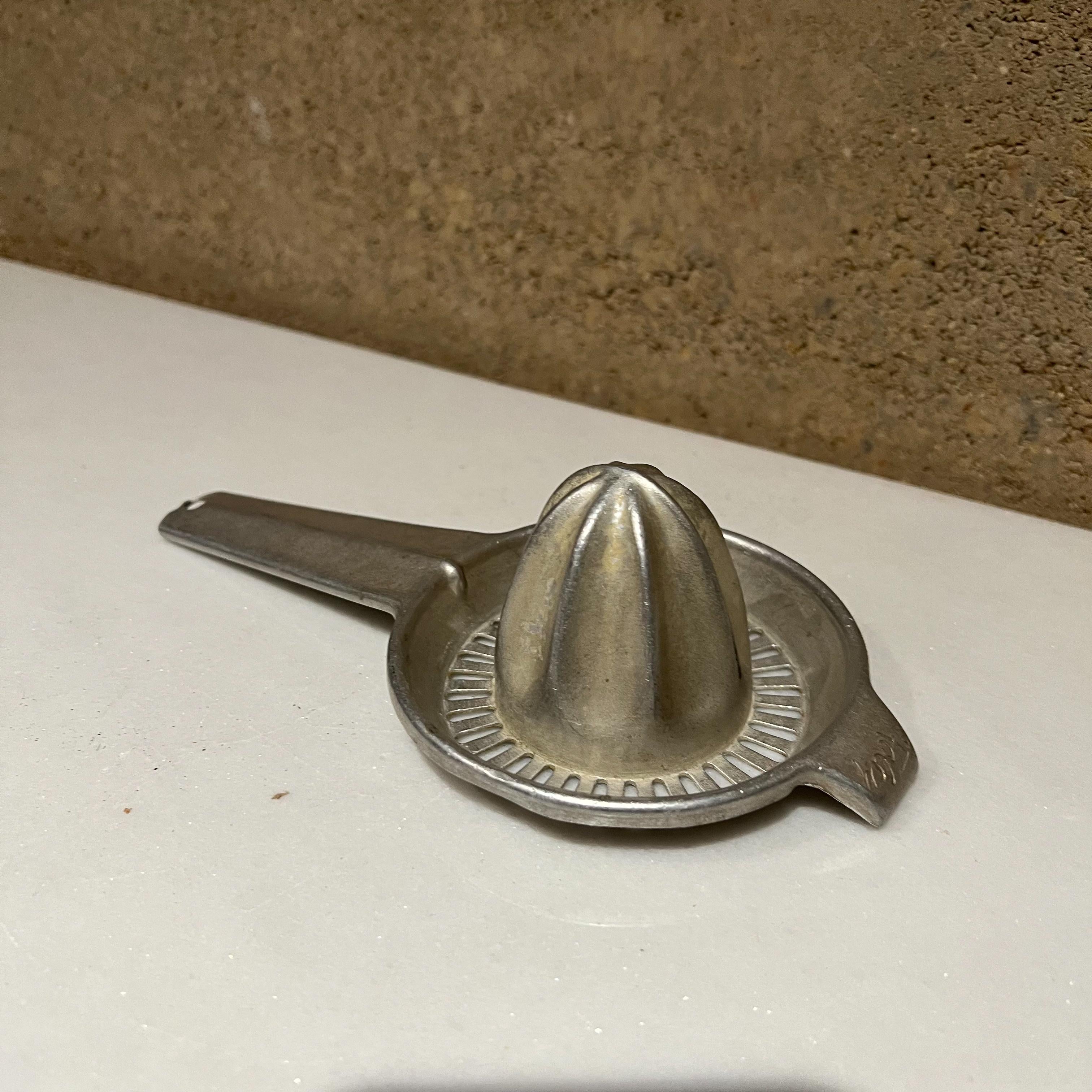 Mid-20th Century Airstream 1960s Foley Handheld Citrus Juicer Reamer in Aluminum For Sale