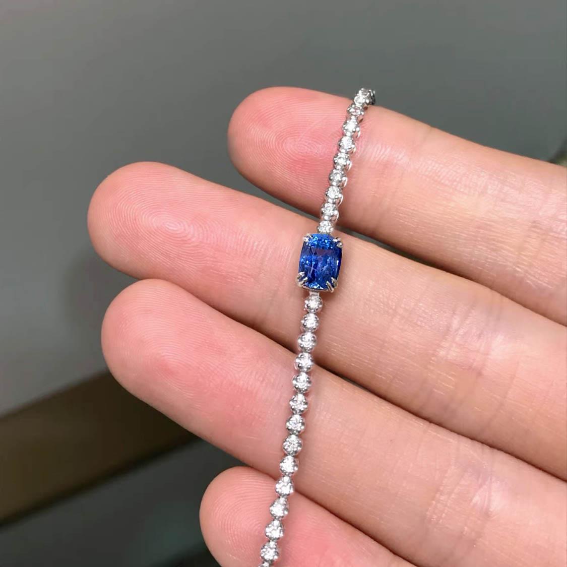 Cushion Cut AITCHES - Disco 2.0ct Tennis Bracelet with Sapphire in 18K White Gold For Sale