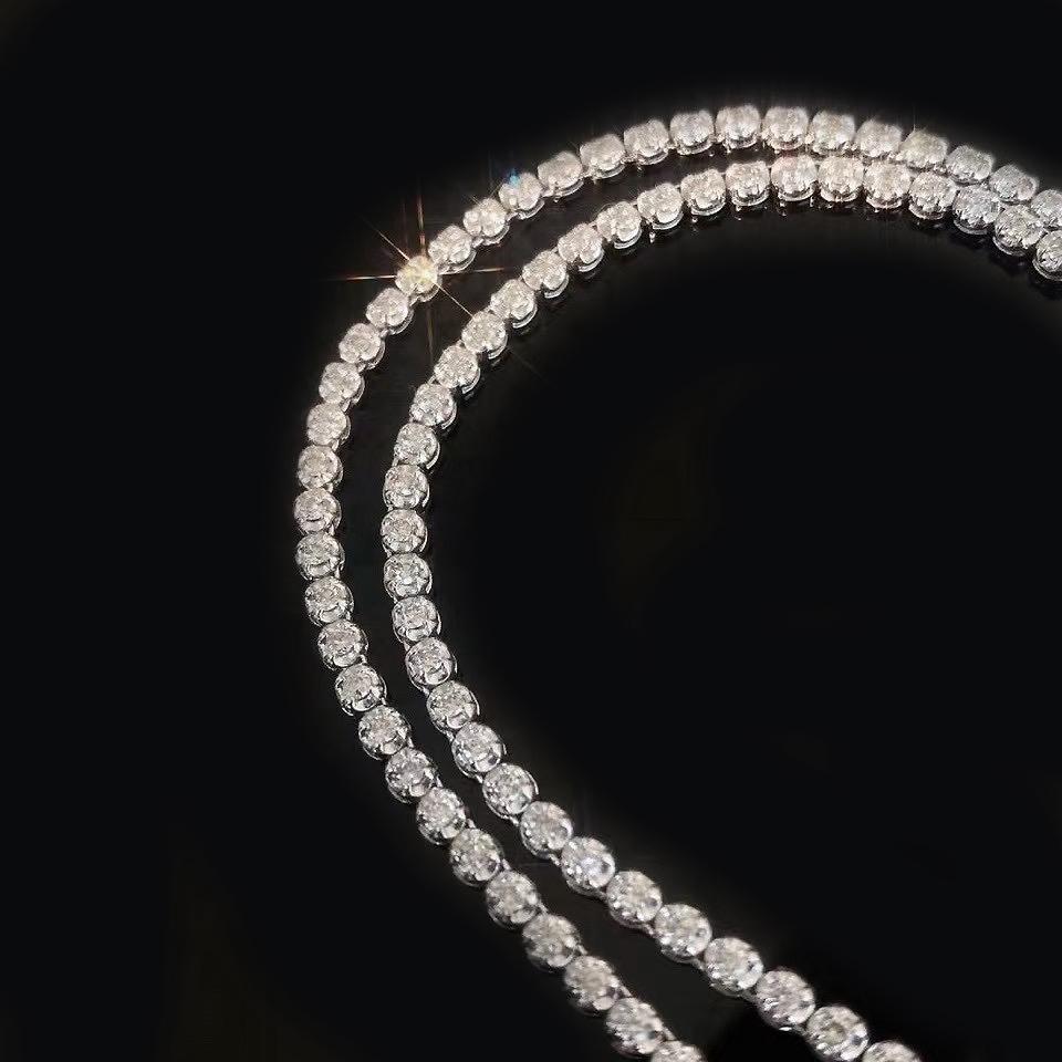 AITCHES - Collier tennis Disco en or blanc 18 carats avec diamants gradués de 3,0 carats en vente 2