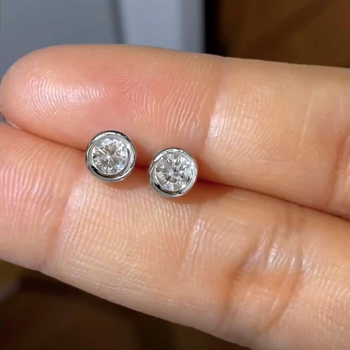 AITCHES - Donut-Diamant-Ohrringe (0,60 Karat) aus 18 Karat Weißgold (Brillantschliff) im Angebot
