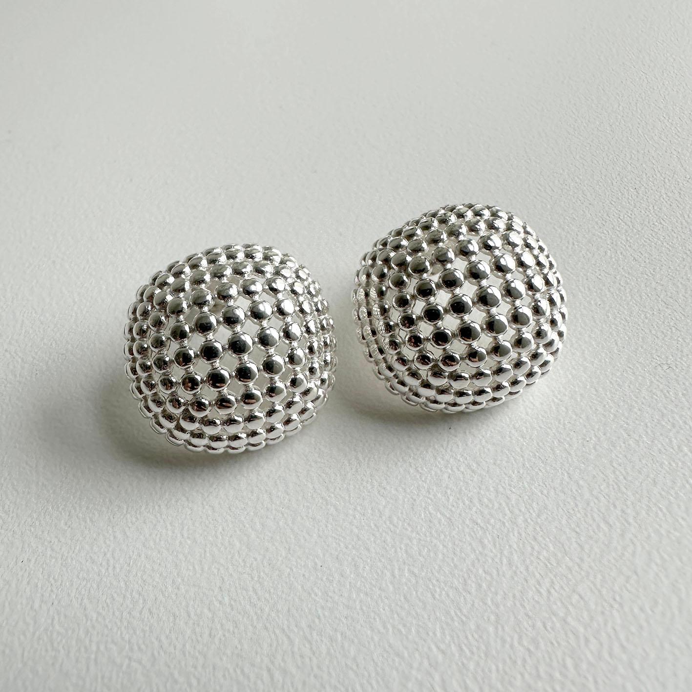 De las mujeres AITCHES - Jullie Cushion Earrings in Sterling Silver en venta