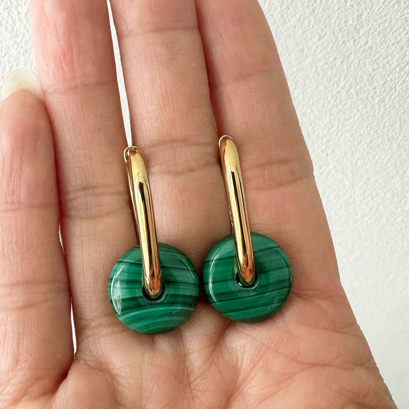 Taglio rotondo AITCHES - Jullie Green Malachite Earrings in 18K Gold Plated Sterling Silver in vendita