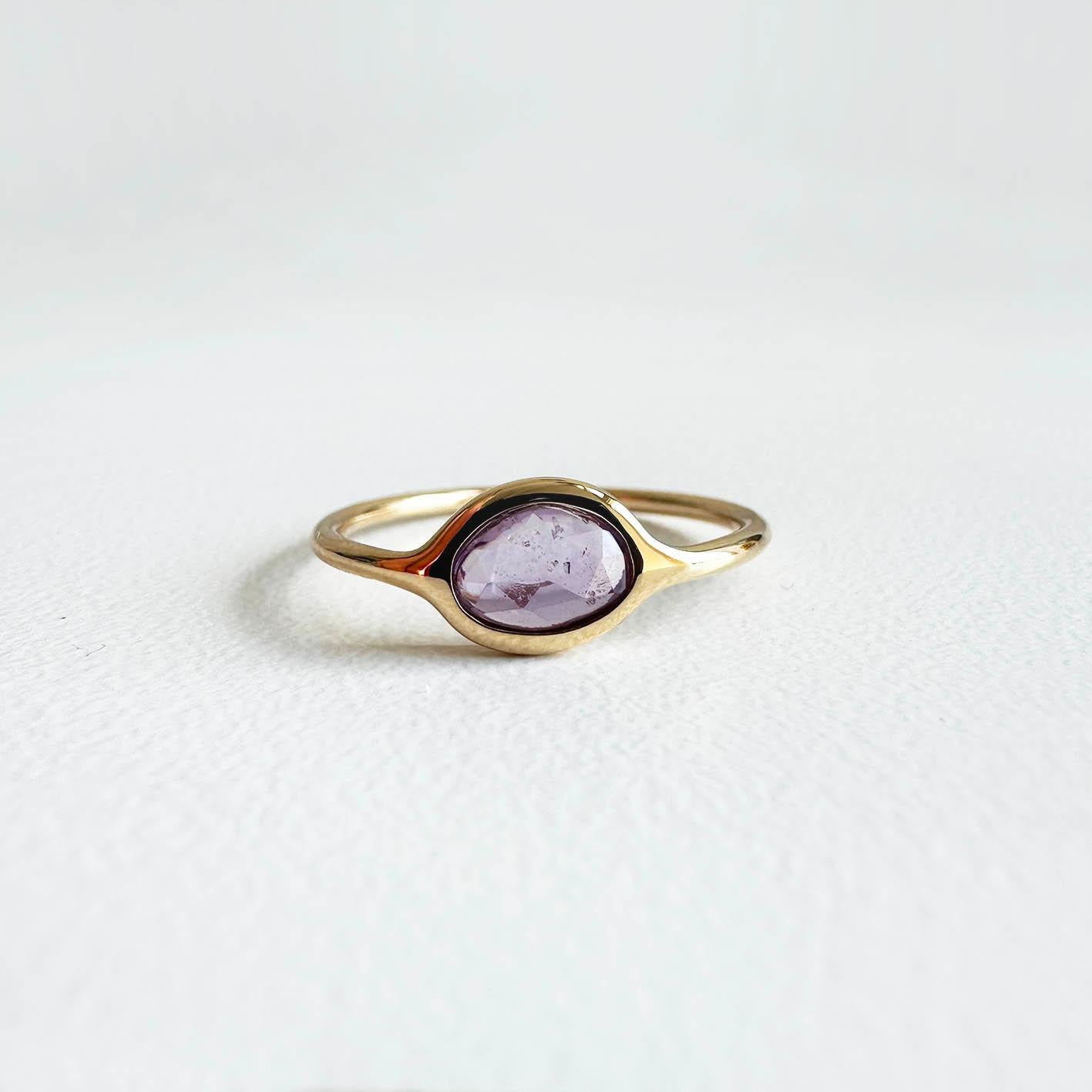 Donna AITCHES - Anello Love More con zaffiro rosa da 0,56 carati in oro 18 carati in vendita