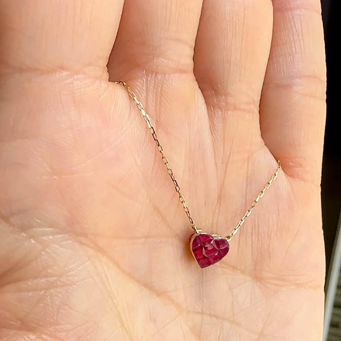 AITCHES - Ruby by Heart Necklace in 18K Gold In New Condition For Sale In AMSTERDAM, NL