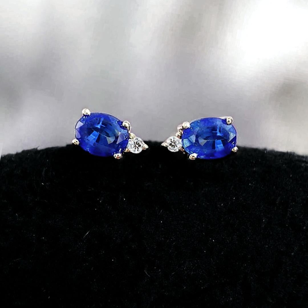 AITCHES - Single Tulip Sapphire Earrings with Diamonds in 18K White Gold en Nuevo estado para la venta en AMSTERDAM, NL