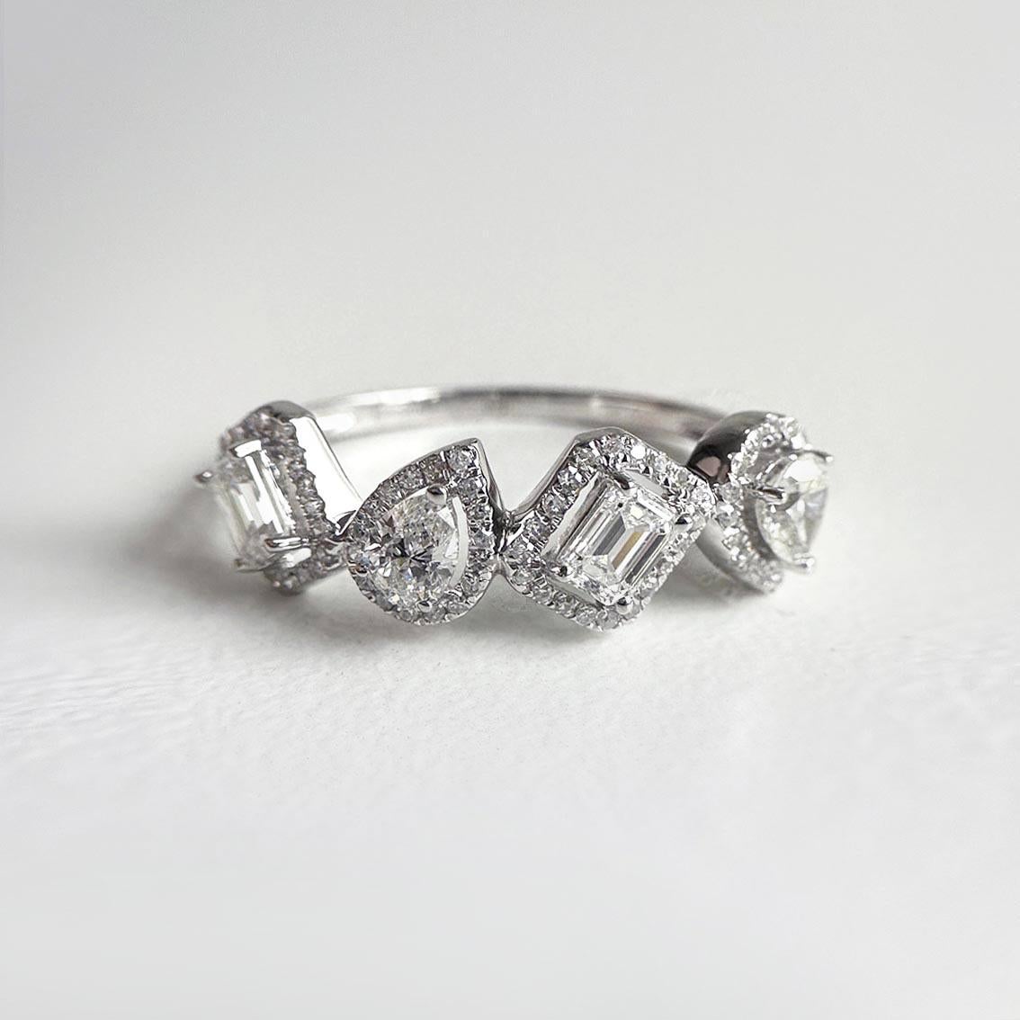 Donna AITCHES - Teide Mixed-cut Diamond Ring in 18K White Gold in vendita