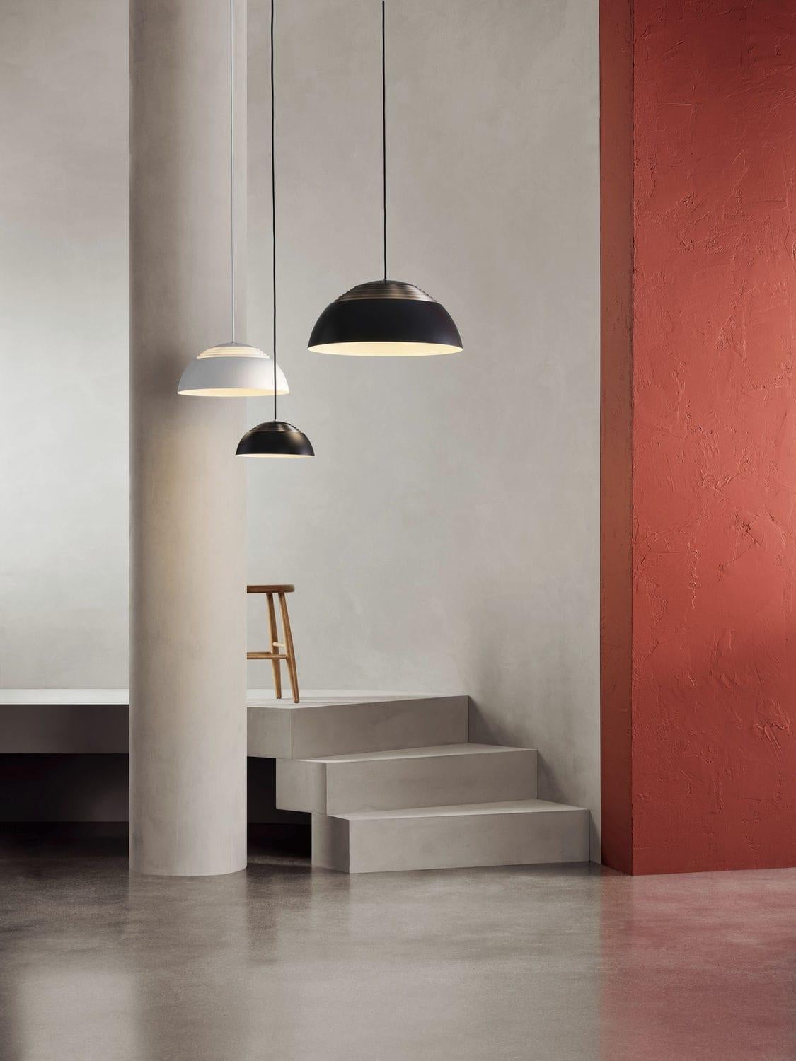Lampe à suspension AJ Royal noire, design Arne Jacobsen pour Louis Poulsen en vente 1