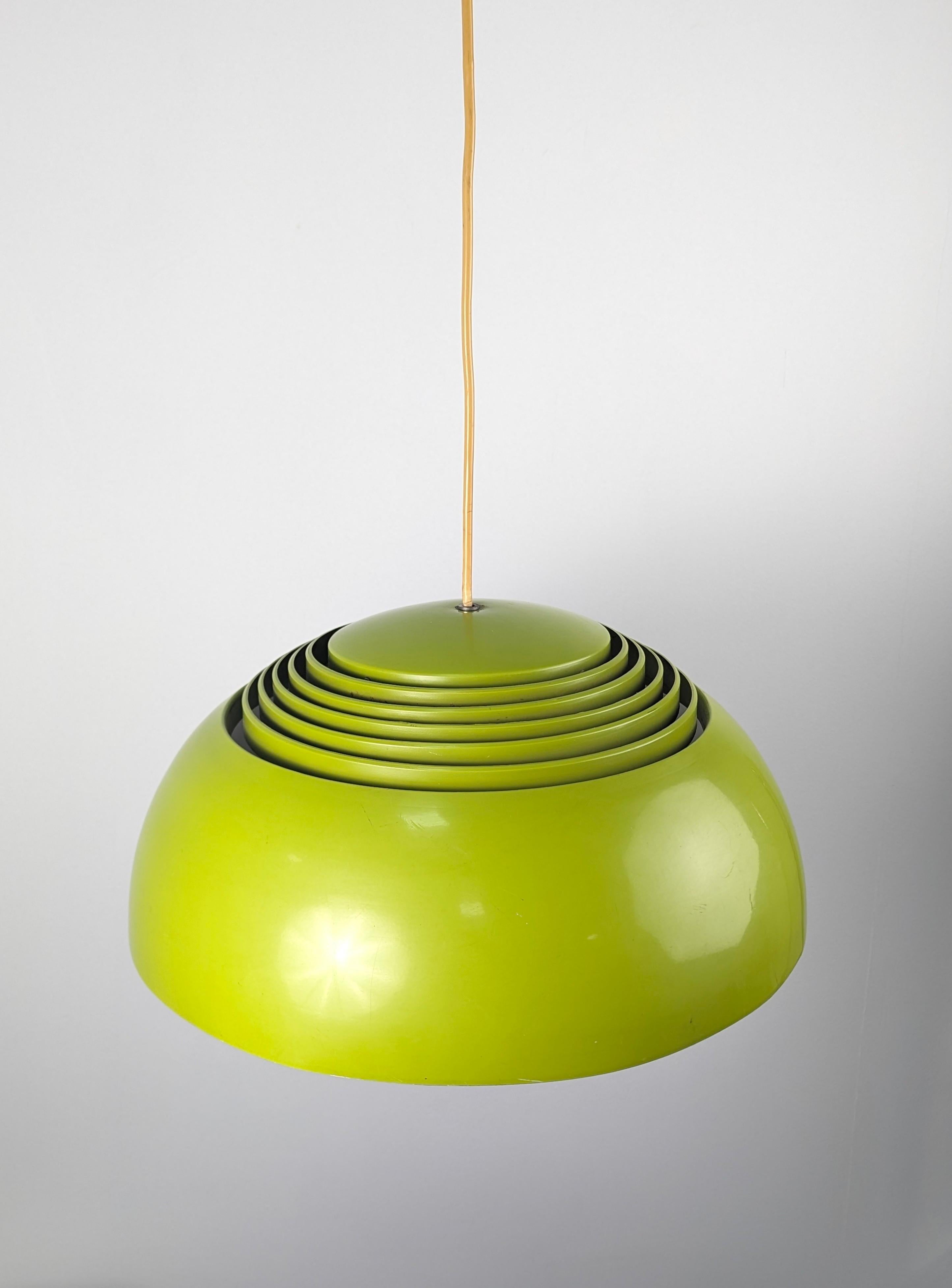 Lampada a sospensione AJ Royal di Arne Jacobsen per Louis Poulsen 1960s in vendita 1