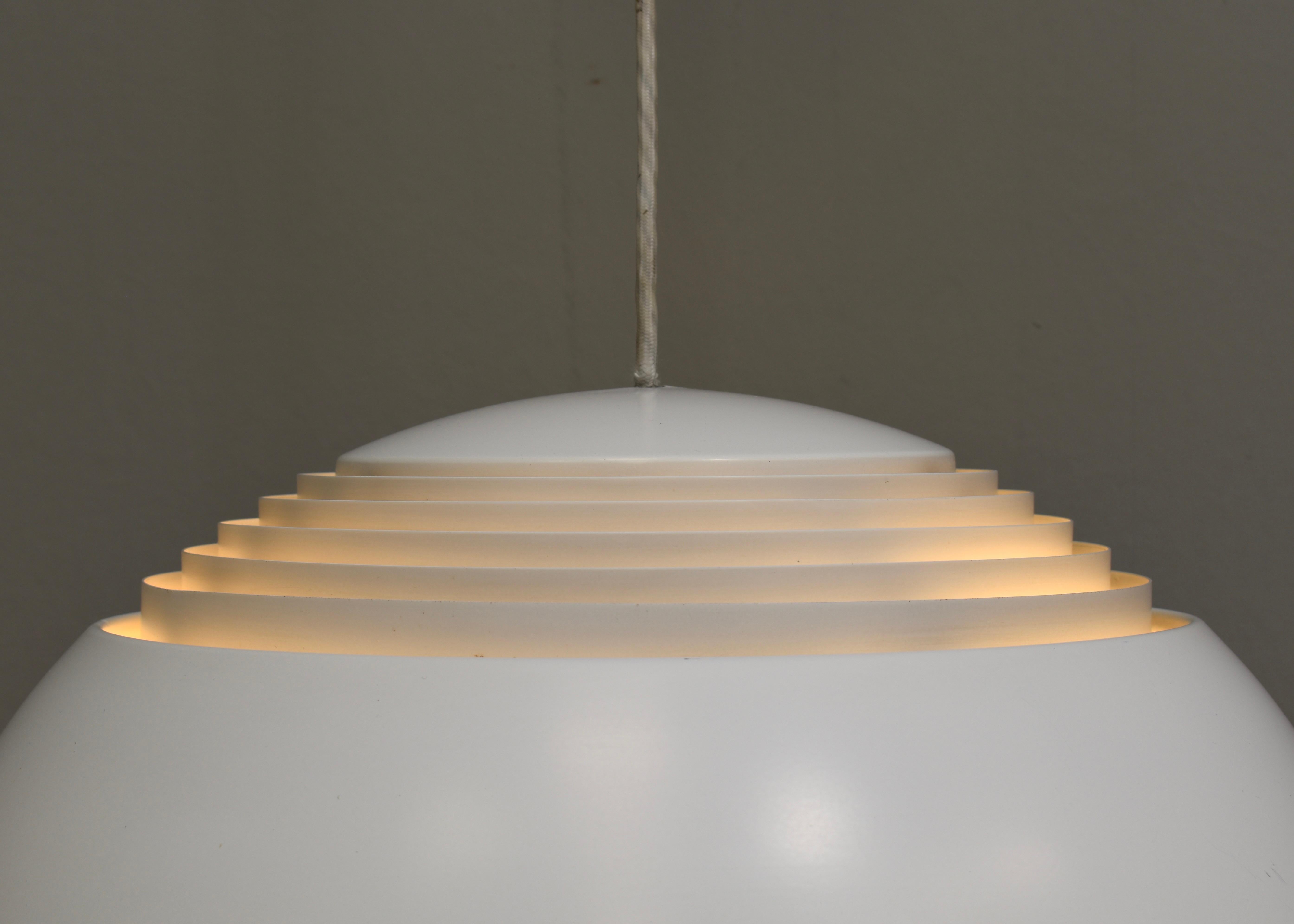 Lampe suspendue AJ Royal par Arne Jacobsen pour Louis Poulsen, Danemark - 1957 en vente 3