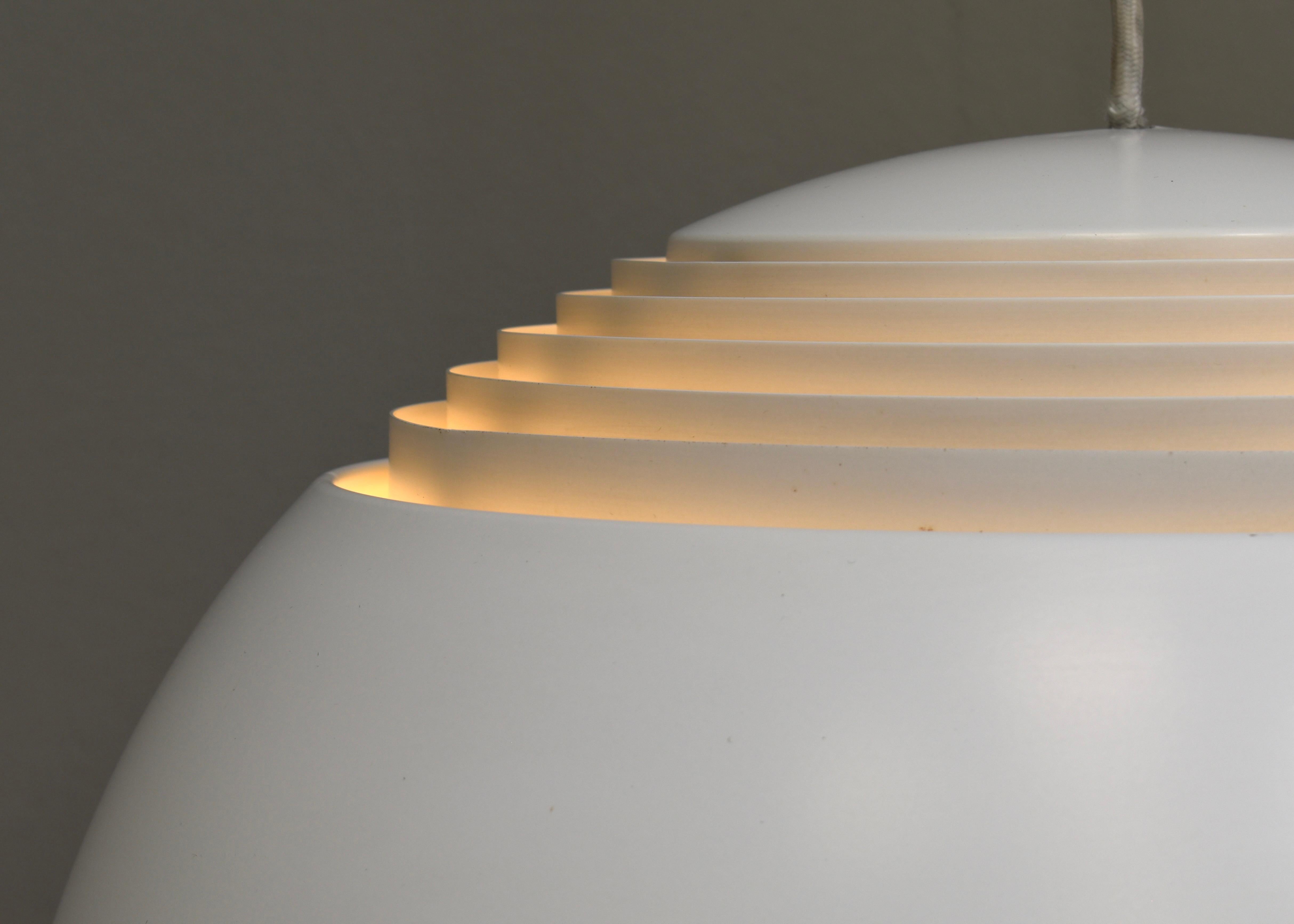 Lampe suspendue AJ Royal par Arne Jacobsen pour Louis Poulsen, Danemark - 1957 en vente 2