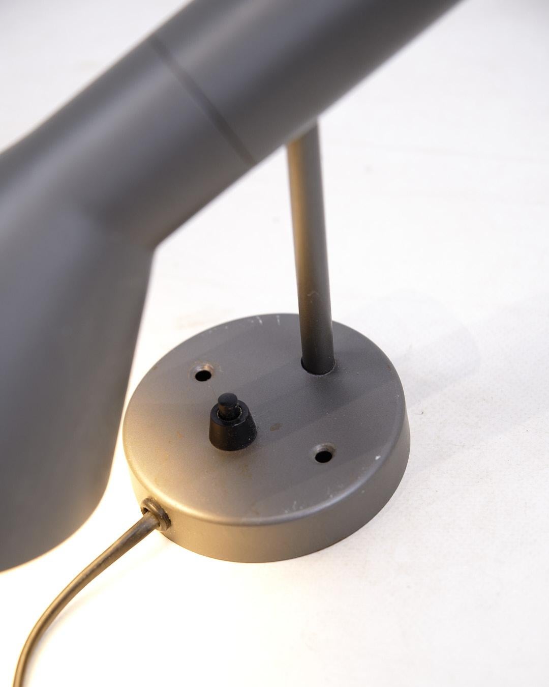 Lámparas de pared AJ en gris claro de Arne Jacobsen para Louis Poulsen Danés en venta