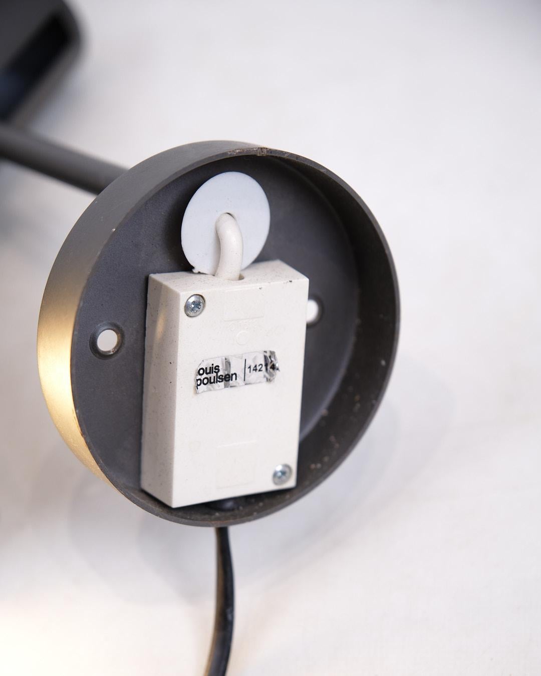 Lámparas de pared AJ en gris claro de Arne Jacobsen para Louis Poulsen mediados del siglo XX en venta