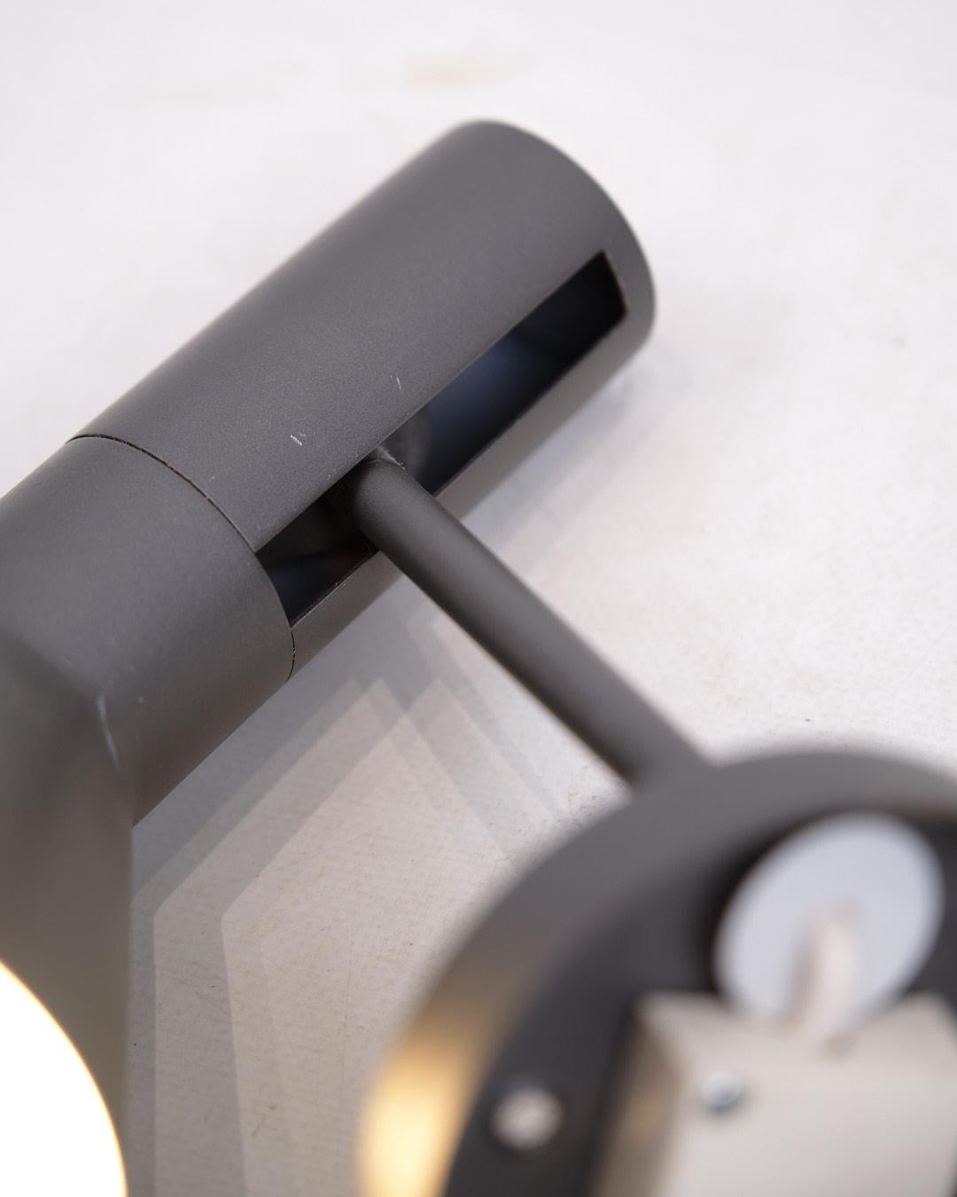 Lámparas de pared AJ en gris claro de Arne Jacobsen para Louis Poulsen Metal en venta