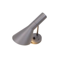 Lampade da parete AJ in grigio chiaro di Arne Jacobsen per Louis Poulsen