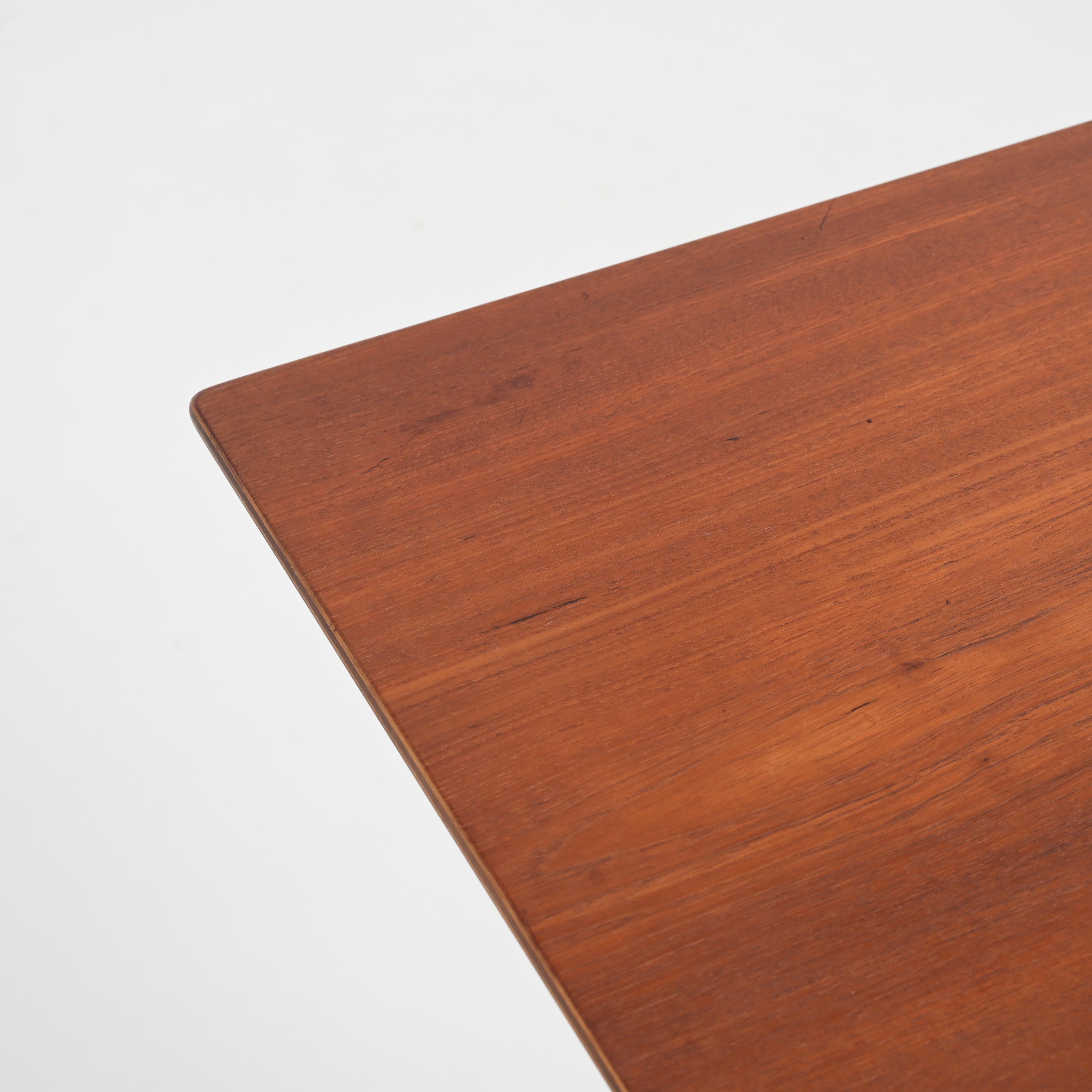 AJ3601 table by Arne Jacobsen for Fritz Hansen For Sale 5