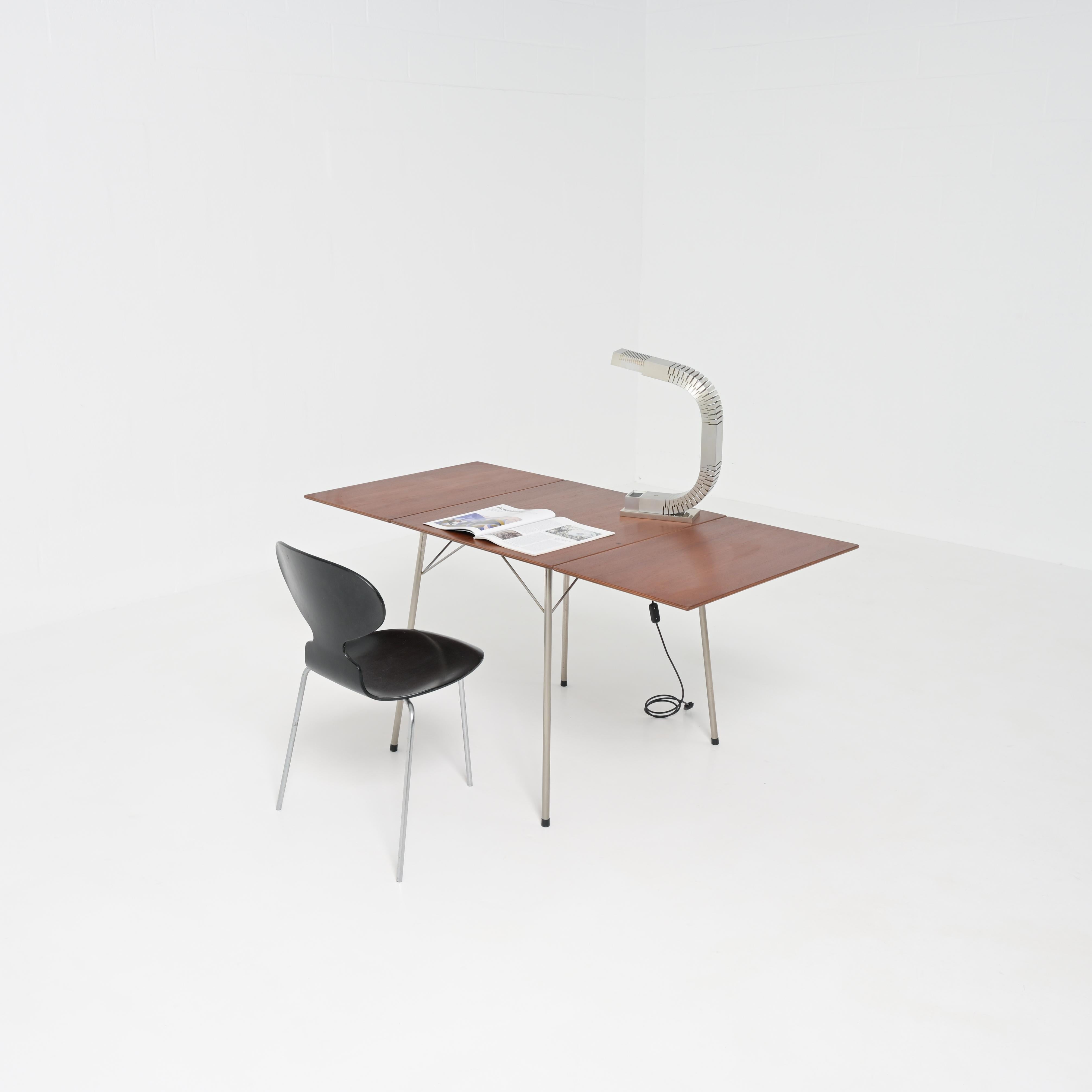 AJ3601 table by Arne Jacobsen for Fritz Hansen In Good Condition For Sale In Vlimmeren, BE