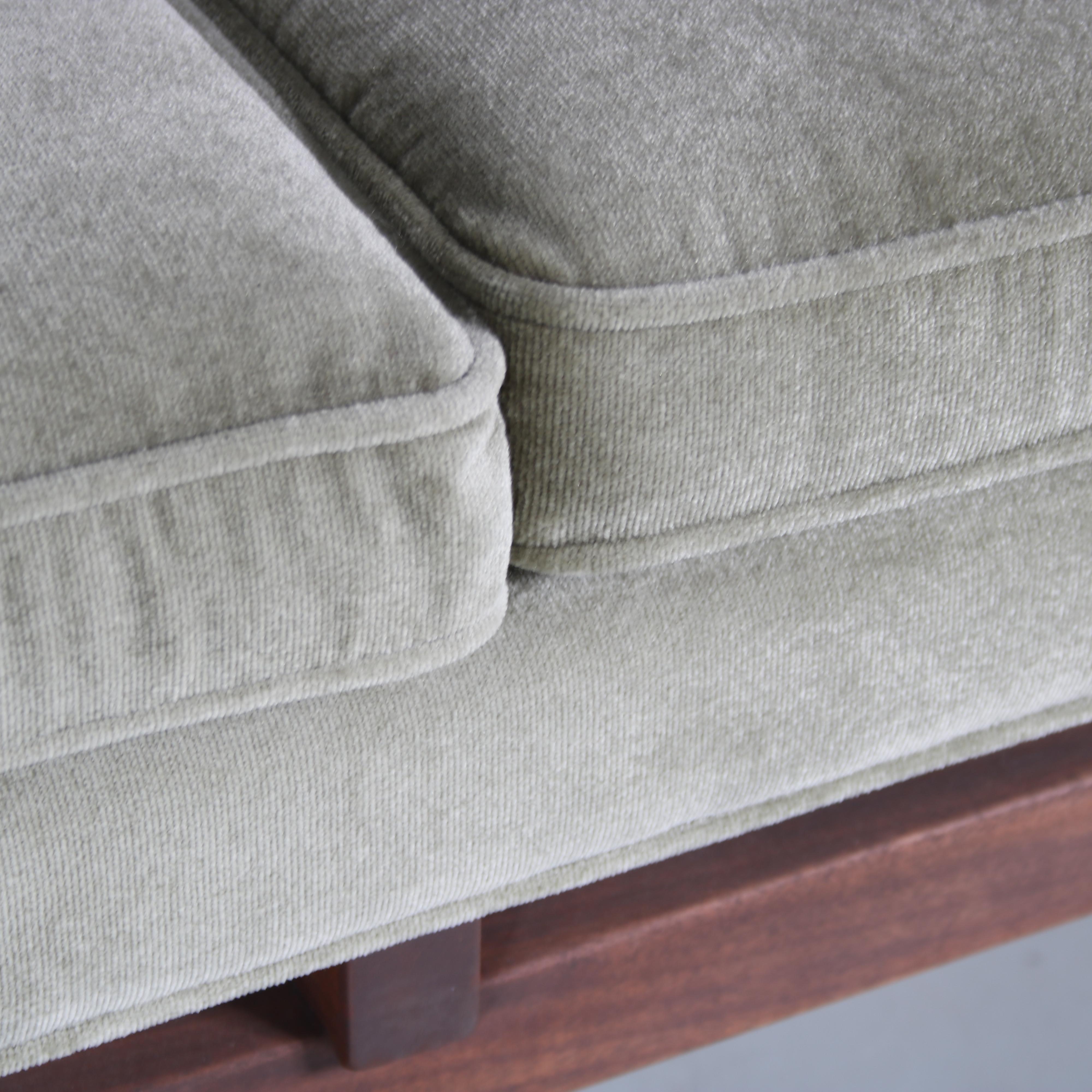 AJ5 Sofa von Arne Jacobsen und Flemming Lassen für &Tradition, Dänemark 2020 (Stoff) im Angebot