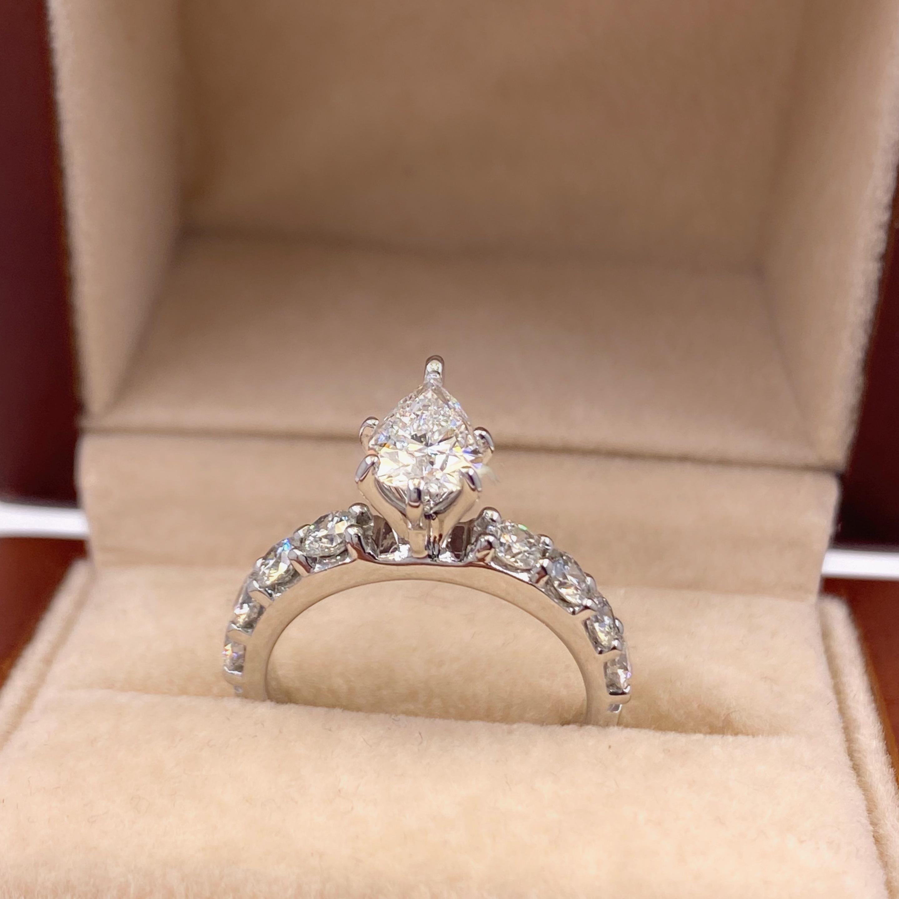 A.JAFFE Pear Shape 1.61 Carat Diamond Engagement Ring 18 Karat White Gold IGI For Sale 4