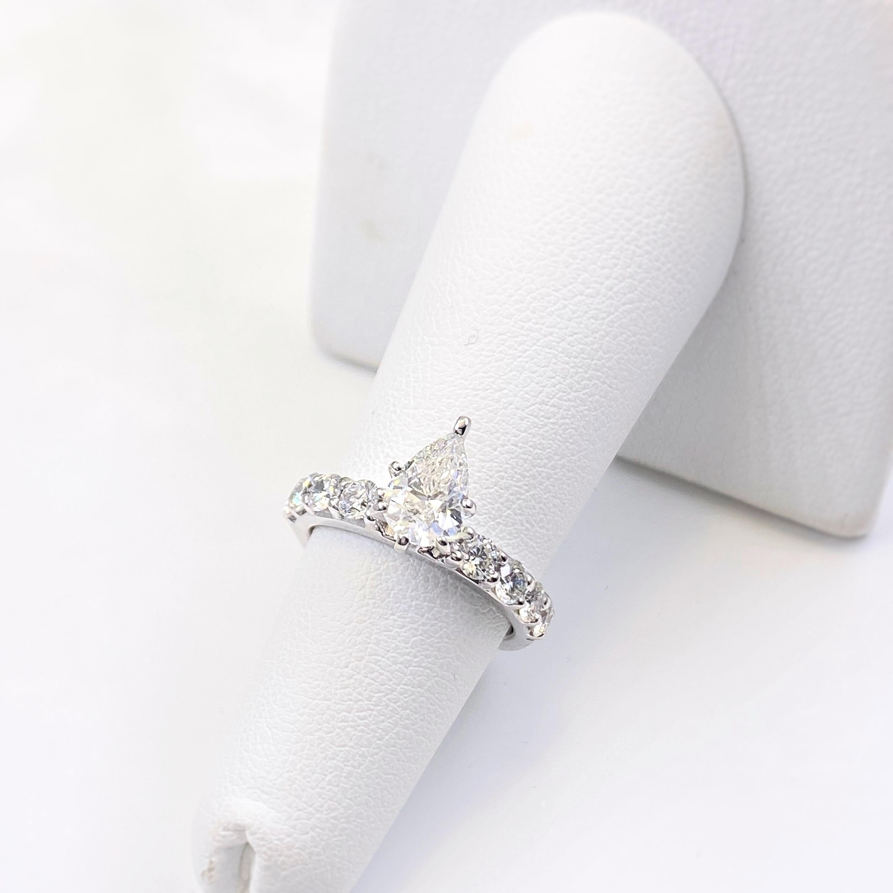 A.JAFFE Pear Shape 1.61 Carat Diamond Engagement Ring 18 Karat White Gold IGI For Sale 1
