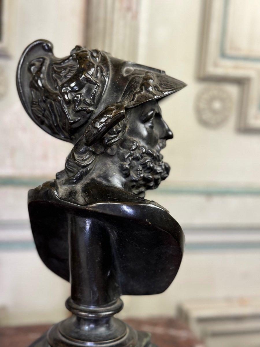 XX secolo Busto di Aiace, bronzo patinato nero su base di marmo nero belga, XIX secolo in vendita