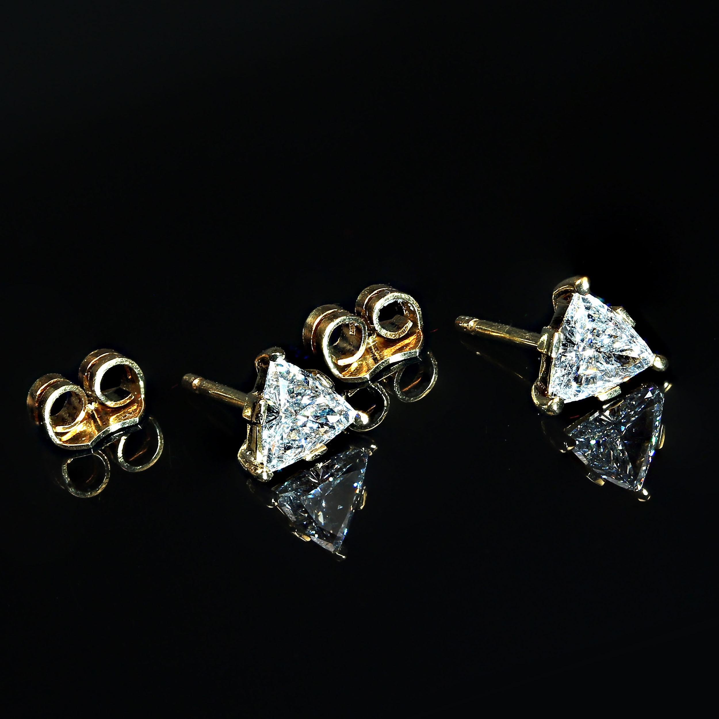  1,25 Karat glitzernde Diamant-Ohrstecker von AJD  April Geburtsstein (Kunsthandwerker*in) im Angebot