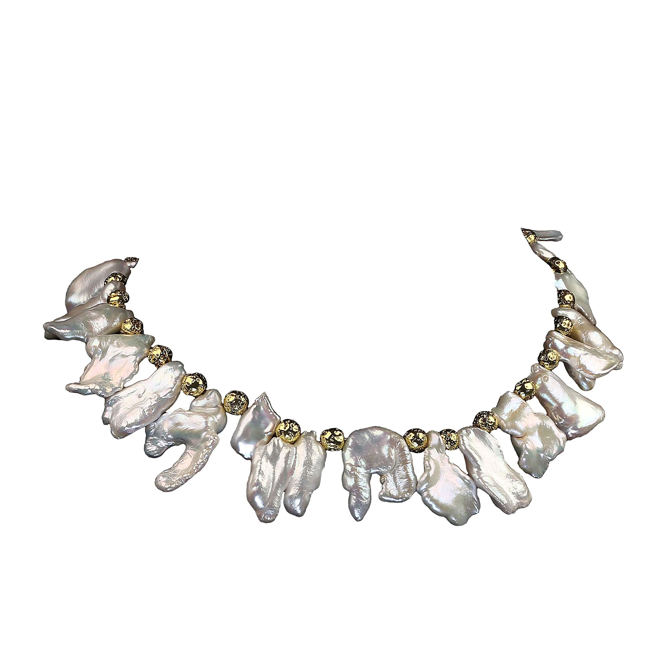 AJD 15 Zoll weiß freie Form Barock Perlen Gold Akzente Halsband     Tolles Geschenk!! im Angebot 6