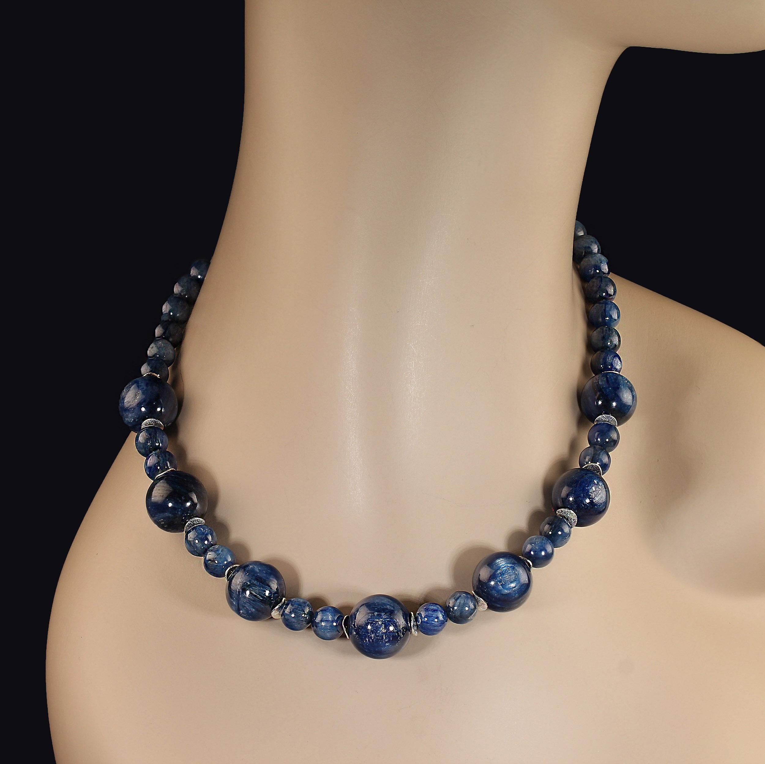 AJD 17 Zoll glänzend blau Kyanit Halskette perfektes Geschenk für Damen oder Herren im Angebot