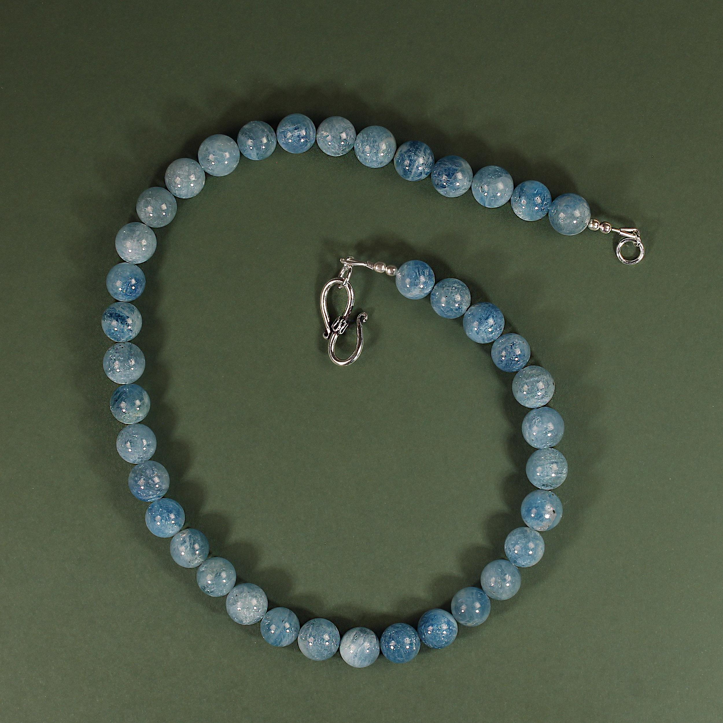 AJD Collier d'aigue-marine translucide bleu moyen/foncé de 17 pouces Neuf - En vente à Raleigh, NC