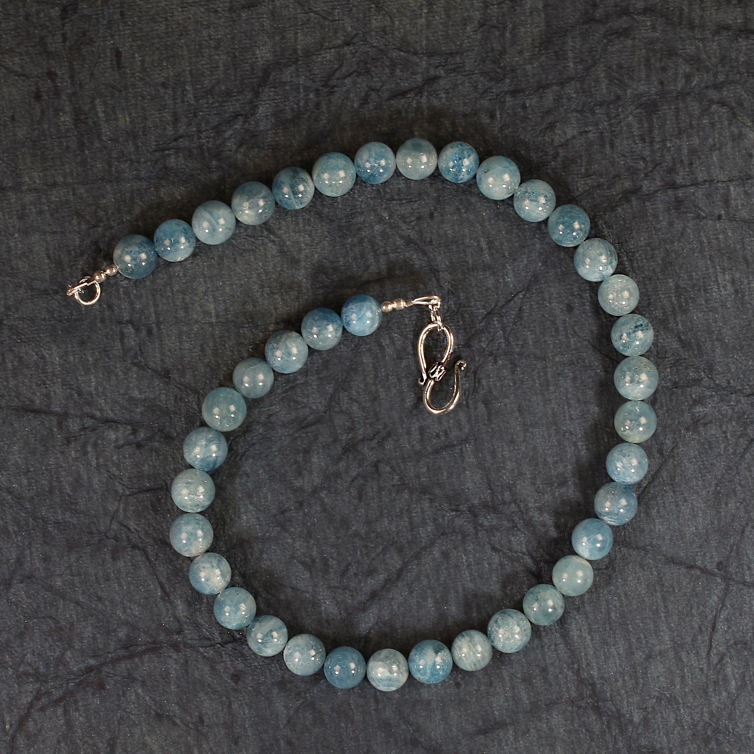 AJD Collier d'aigue-marine translucide bleu moyen/foncé de 17 pouces Unisexe en vente
